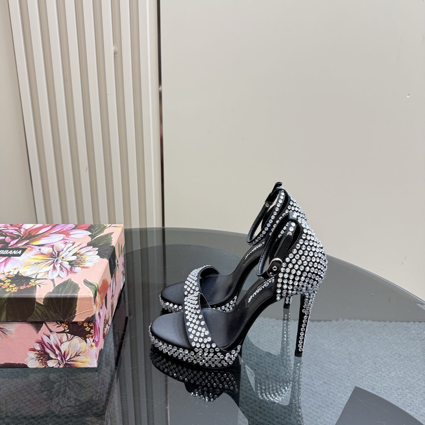 NO:260662,Dolce & Gabbana 25Ss Water table sandals Upper: Rhinestones Inner Sheepskin Fighting: Sheepskin Water table 2cm Heel height: 12cm Size 35-41 (40.41 Custom made), High heels Sandals, Dolce & Gabbana, sandals, high heels, sheepskin19860909Dolce & Gabbana 25Ss 水台凉鞋 鞋面:水钻 内里羊皮 垫脚:羊皮 水台2cm 跟高:12cm 码数35-41(40.41定做),高跟鞋凉鞋,Dolce&Gabbana,sandals,high heels,sheepskin,Women's Shoes