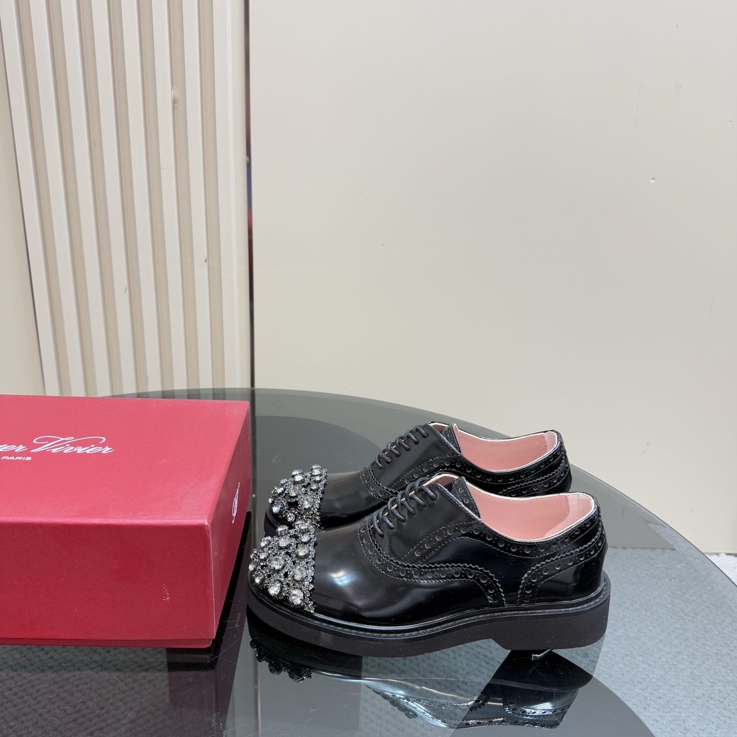 NO:260649,【RV】The new and upgraded loafers is the only zp version on the market. Repurchase the latest round version for details. The materials are rectified in multiple places, and the actual product is even more amazing. The main products are star products! The same style of star-like eyes are closed and you won't make mistakes. A four-season shoe that can reduce age and increase height. Jimei's!! The upper is beaded with beaded cowhide and imported lambskin (rich with glossy and light pink) wear-resistant and non-slip rubber sole. Size: 35-39 (40 can be customized without return and exchange), loafers, cowhide, sheepskin,19860909【RV]全新升级最高版本乐福鞋 市面唯一zp版本,重新购入最新圆版开发细节版型用 料多处整改,实物到手更惊艳主打明星产品!各路明 星同款闭眼入手怎么搭配都不会出错的一款四季鞋 减龄增高神器,集美们冲鸭!! 鞋面开边珠牛皮 内里进口小羊皮(富有光泽带淡淡浅粉色) 耐磨防滑橡胶底 码数: 35-39 (40可定制不退换),乐福鞋,loafers,cowhide,sheepskin,Women's Shoes