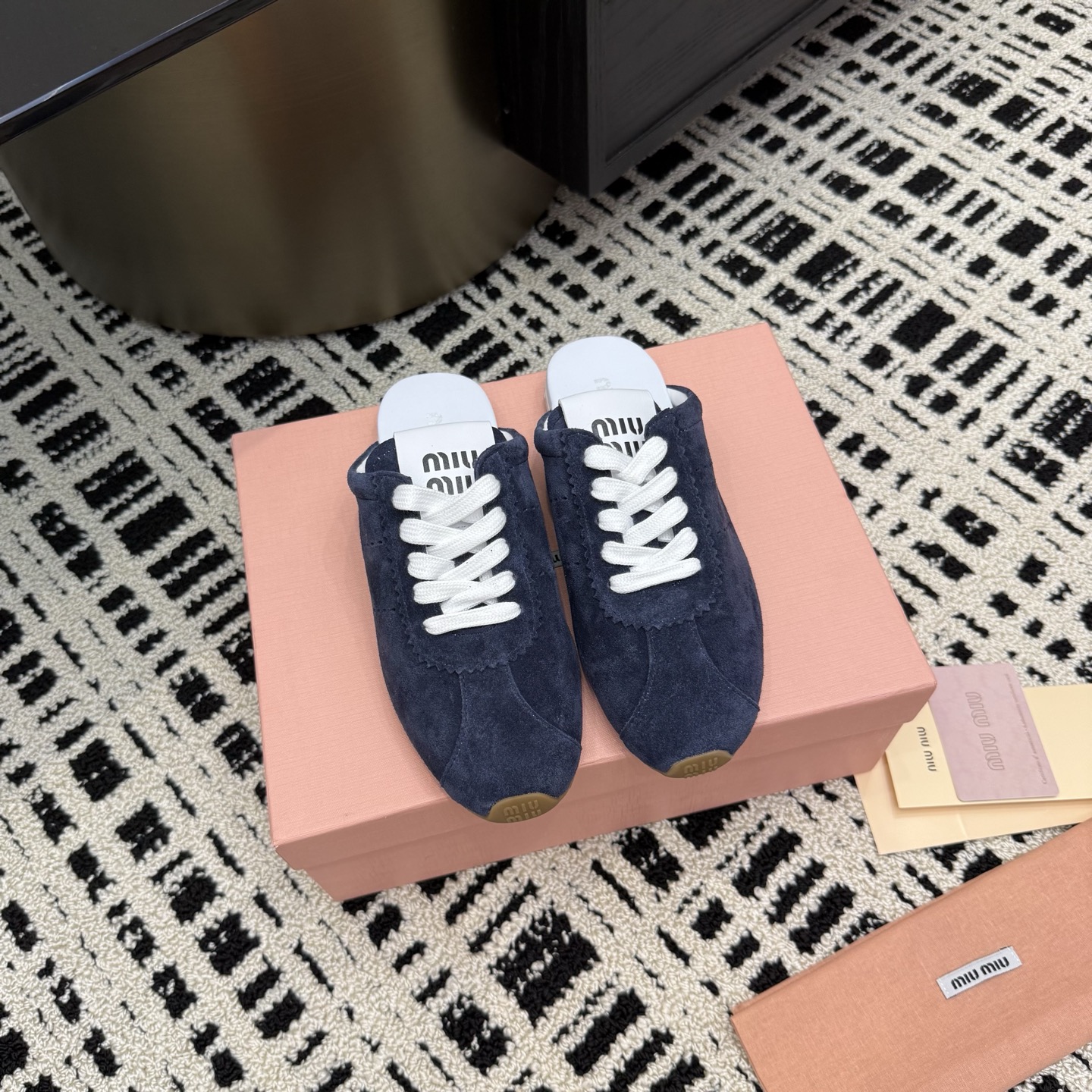 NO:260643,MIUMIU 2025 new women's bag-toe slippers | The lazy and high-end rich girl's slack feeling is full of gold, start with a pair of slippers. 