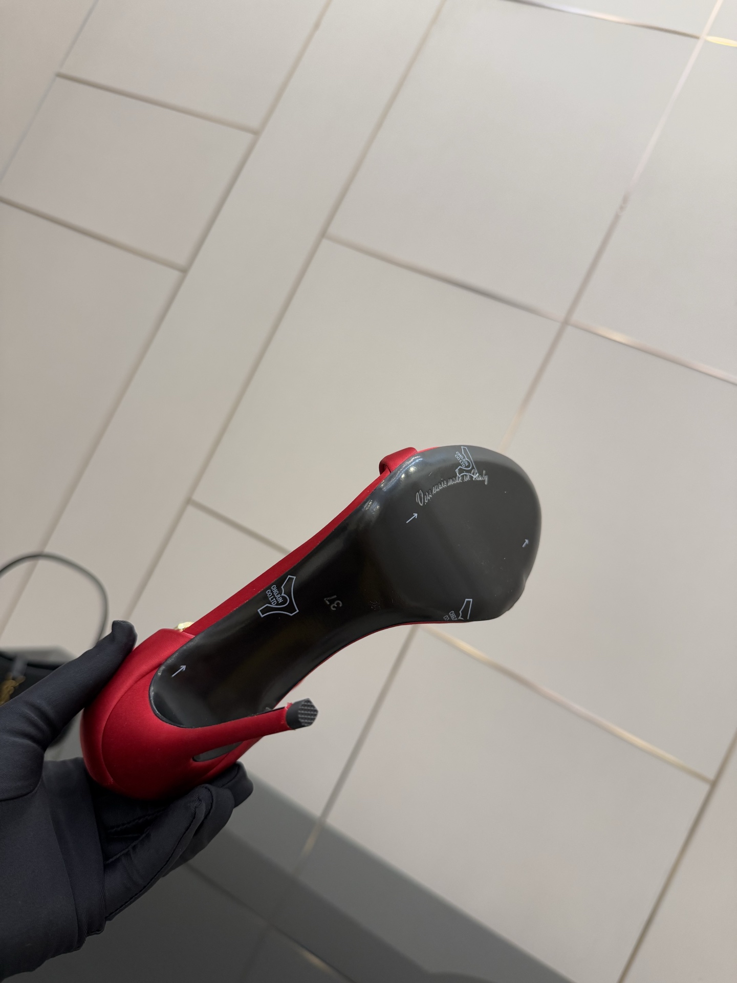 Dolce & Gabbana 25SS Sheep Skin Heels with Gold Badge, 11cm High. - 图片 9