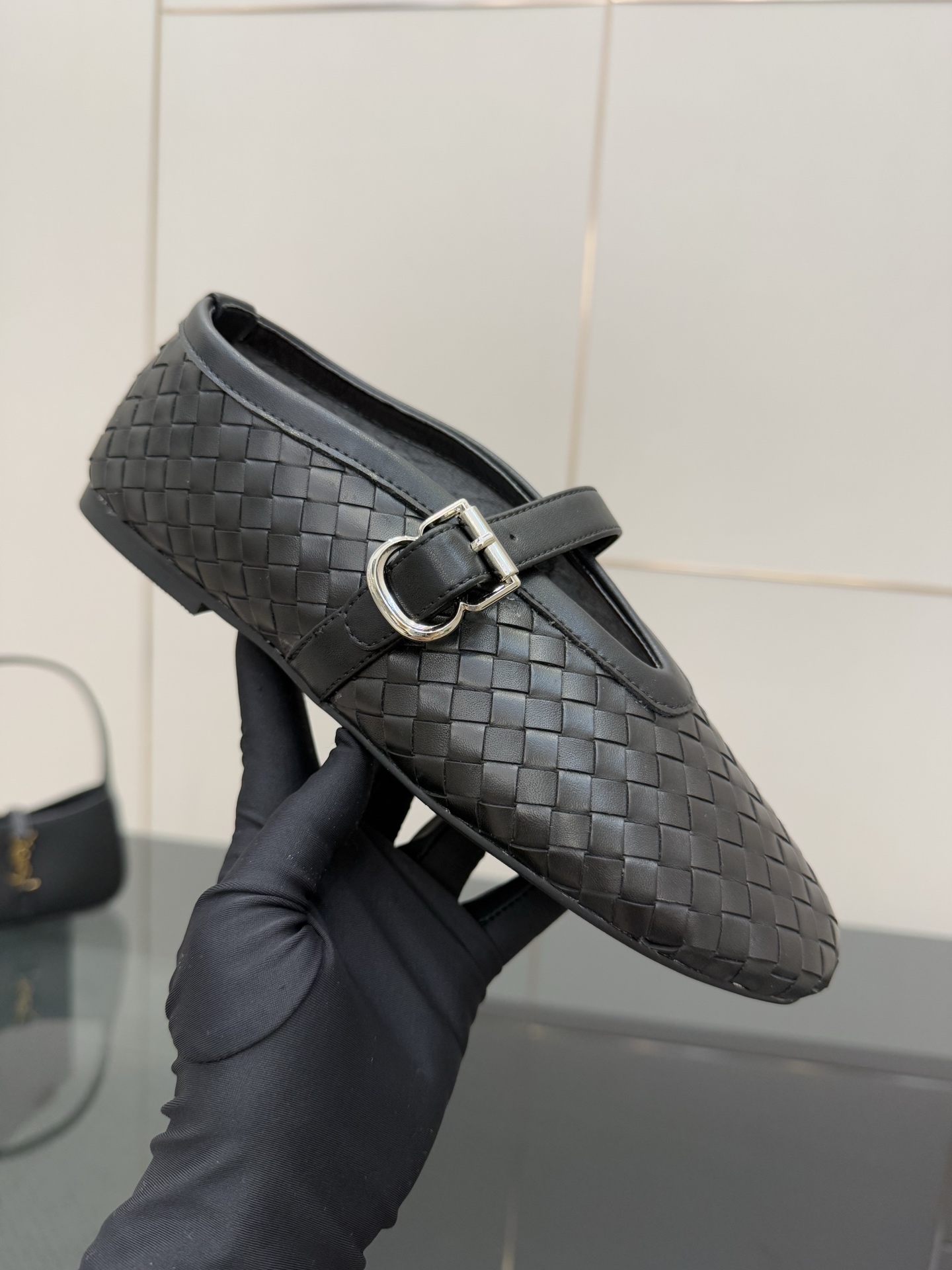 Stylish Mary Jane Shoes with Crystal Coating and Velvet Pumping Foot - 图片 8
