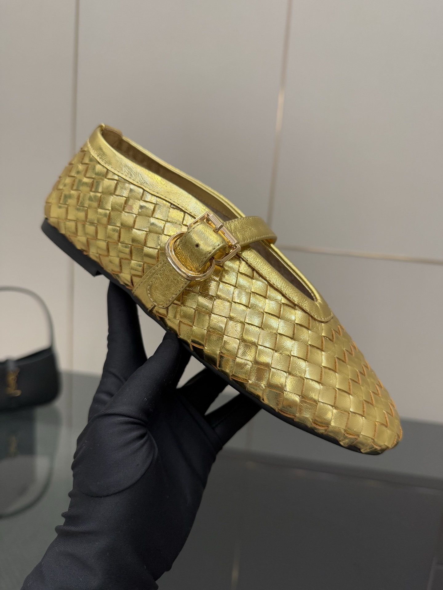 Stylish Mary Jane Shoes with Crystal Coating, Velvet Pumping Foot, and Rubber Sole - 图片 8