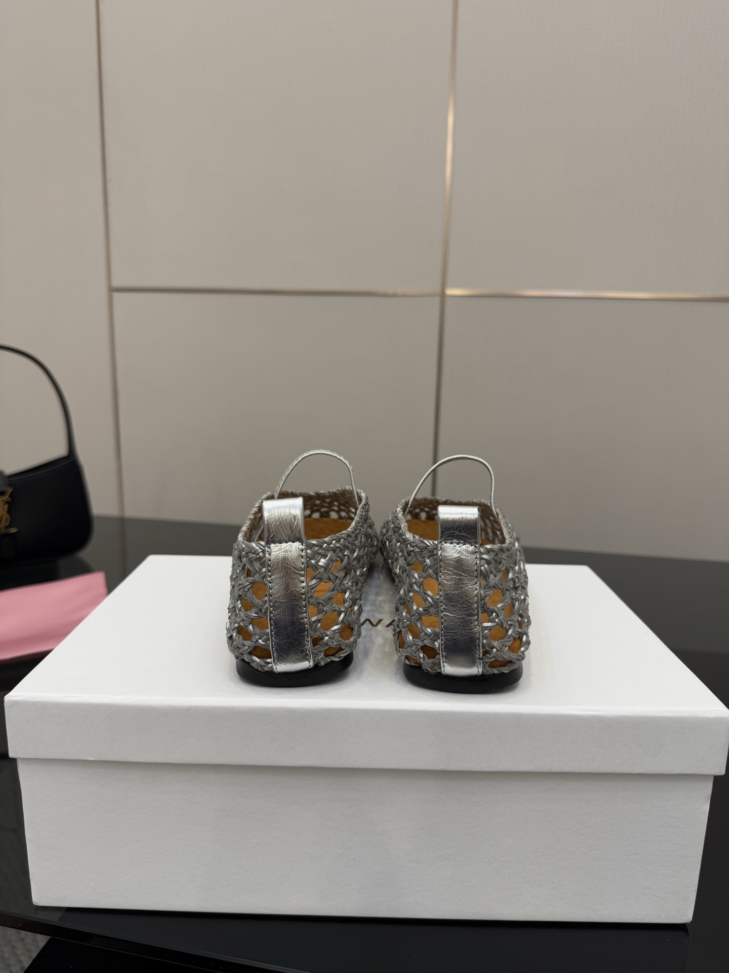 Stylish Weave Mary Jane Shoes with Crystal Coating – Size 35 to 41 - 图片 4
