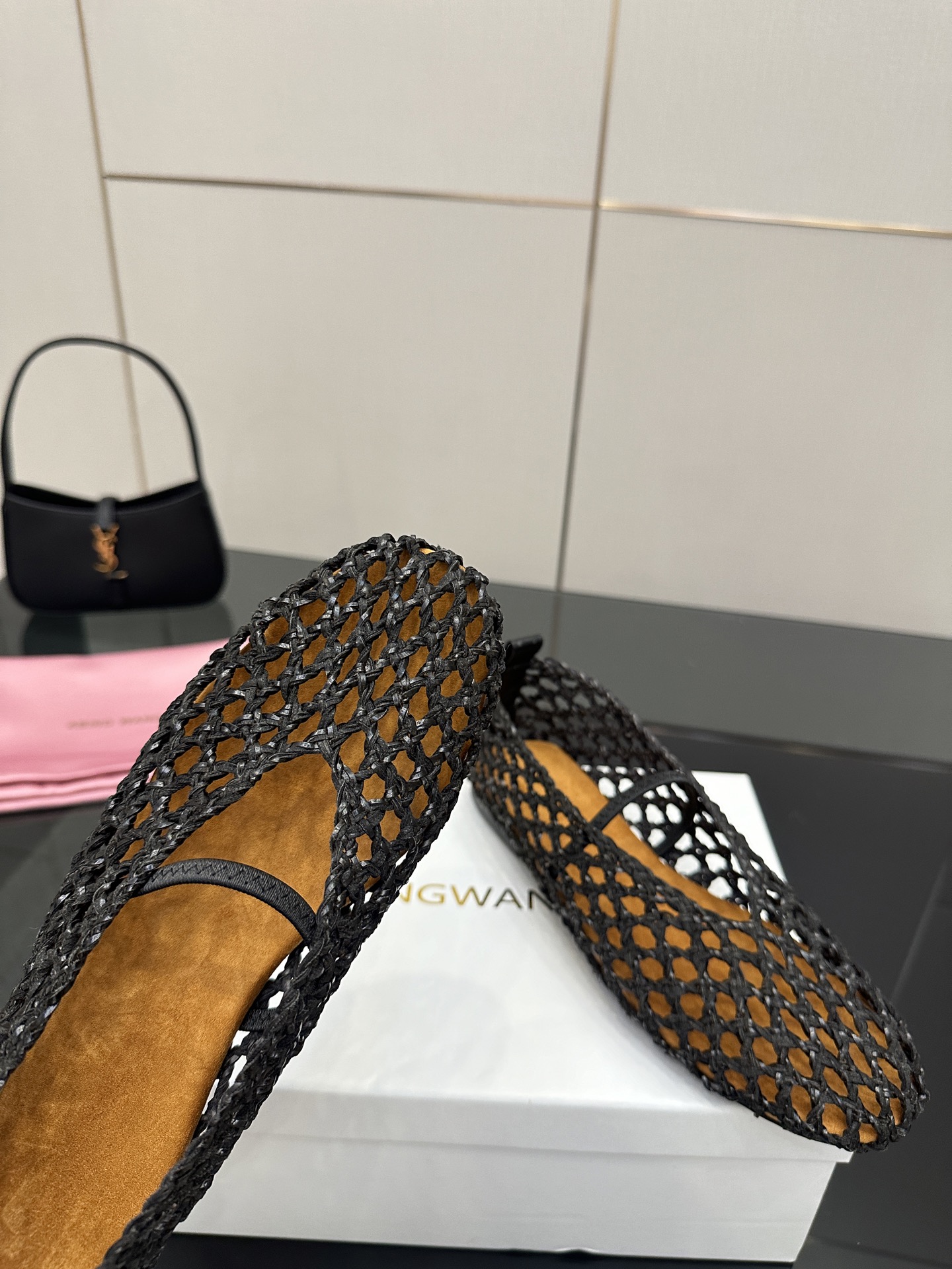 Stylish Weave Mary Jane Shoes with Crystal Coating, Velvet Pumping Foot, Rubber Sole. - 图片 7