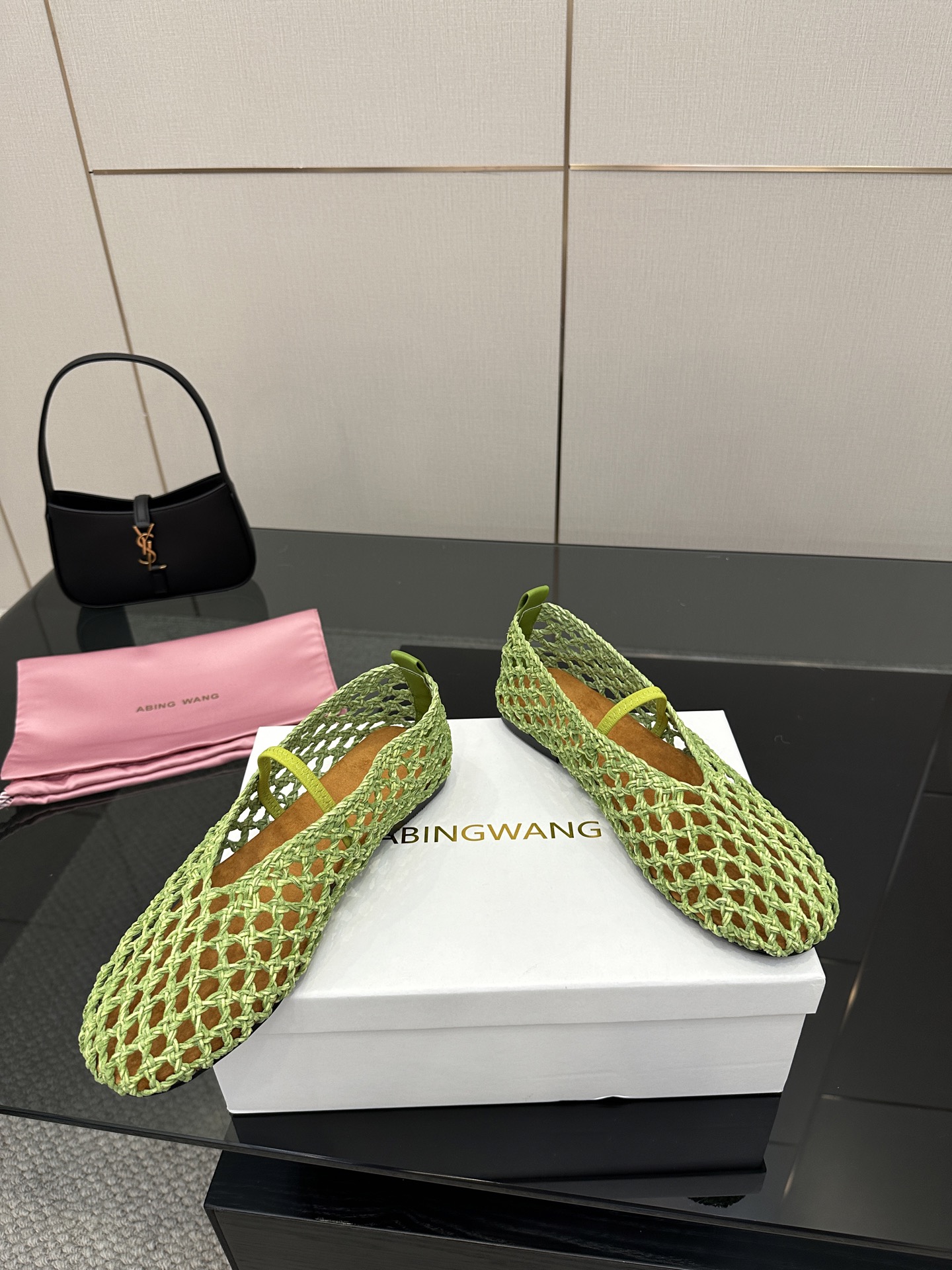 Abing Wang Weaves Mary Jane’s Sole Shoe with Crystal Coating and Velvet Pumping Foot. - 图片 3