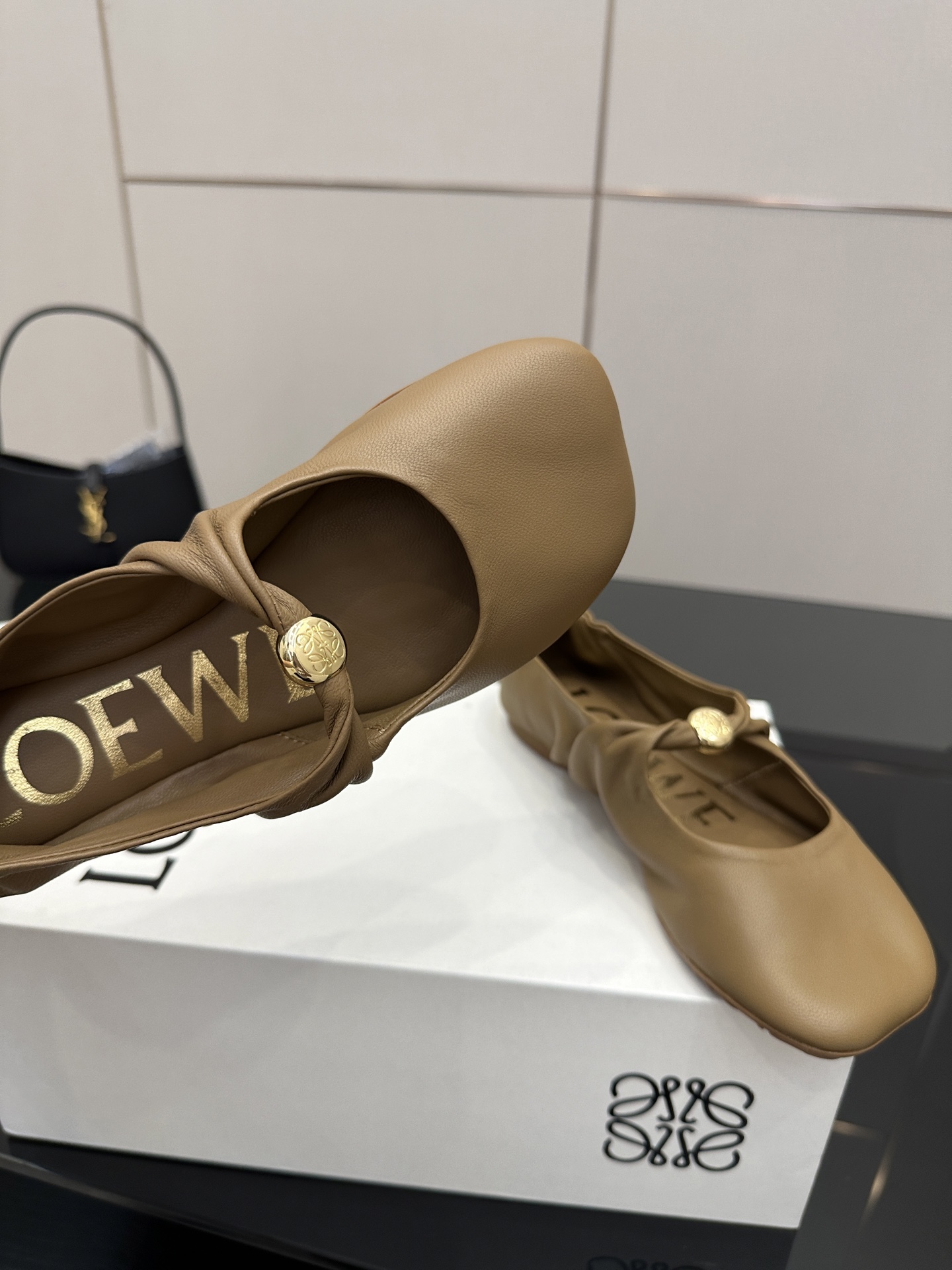 High-End LOEWE/Royvette 2025 Slipper: Stylish, Vintage, Superb Quality, Zirconium Fabric - 图片 9