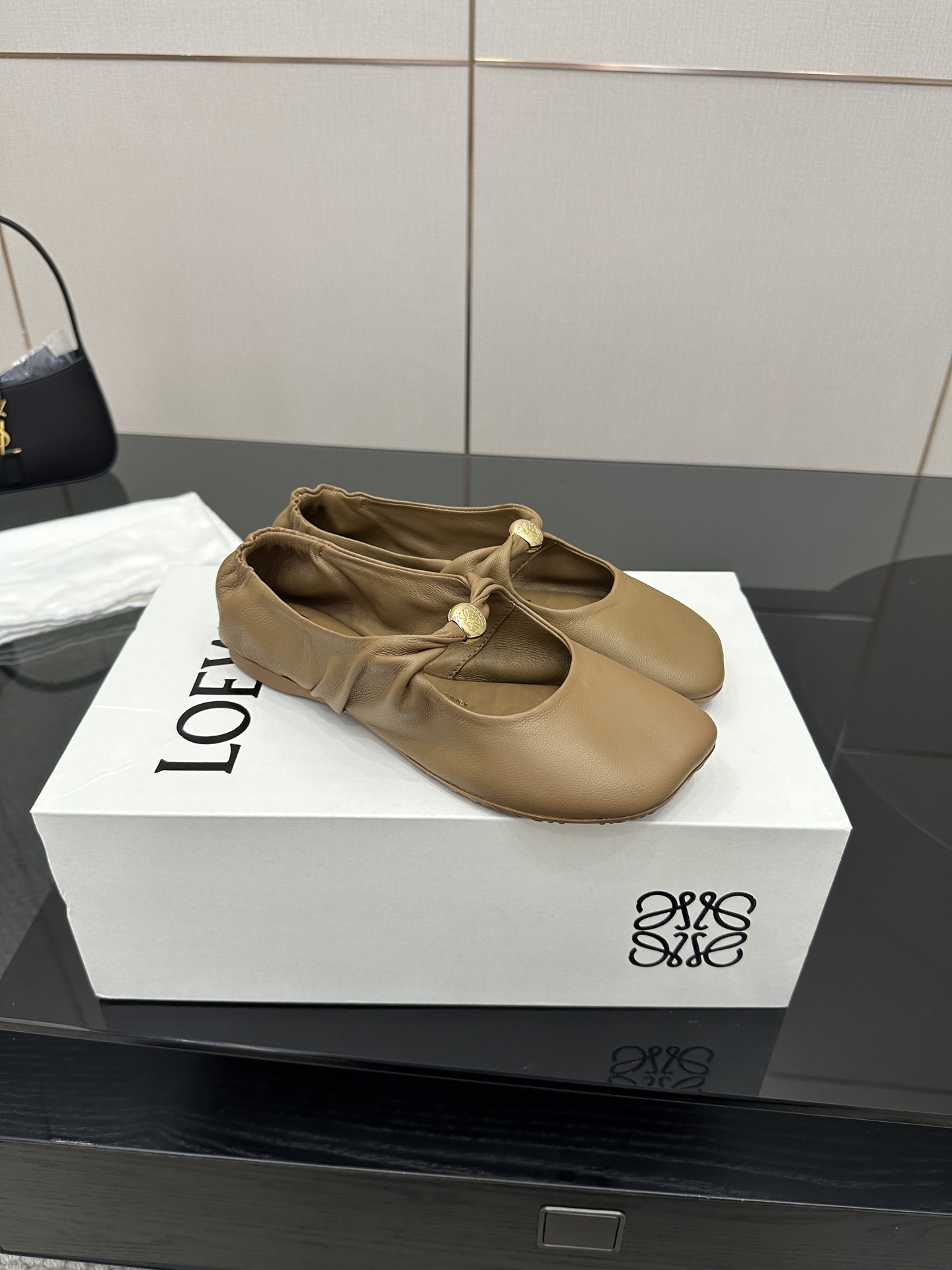 High-End LOEWE/Royvette 2025 Slipper: Stylish, Vintage, Superb Quality, Zirconium Fabric - 图片 3
