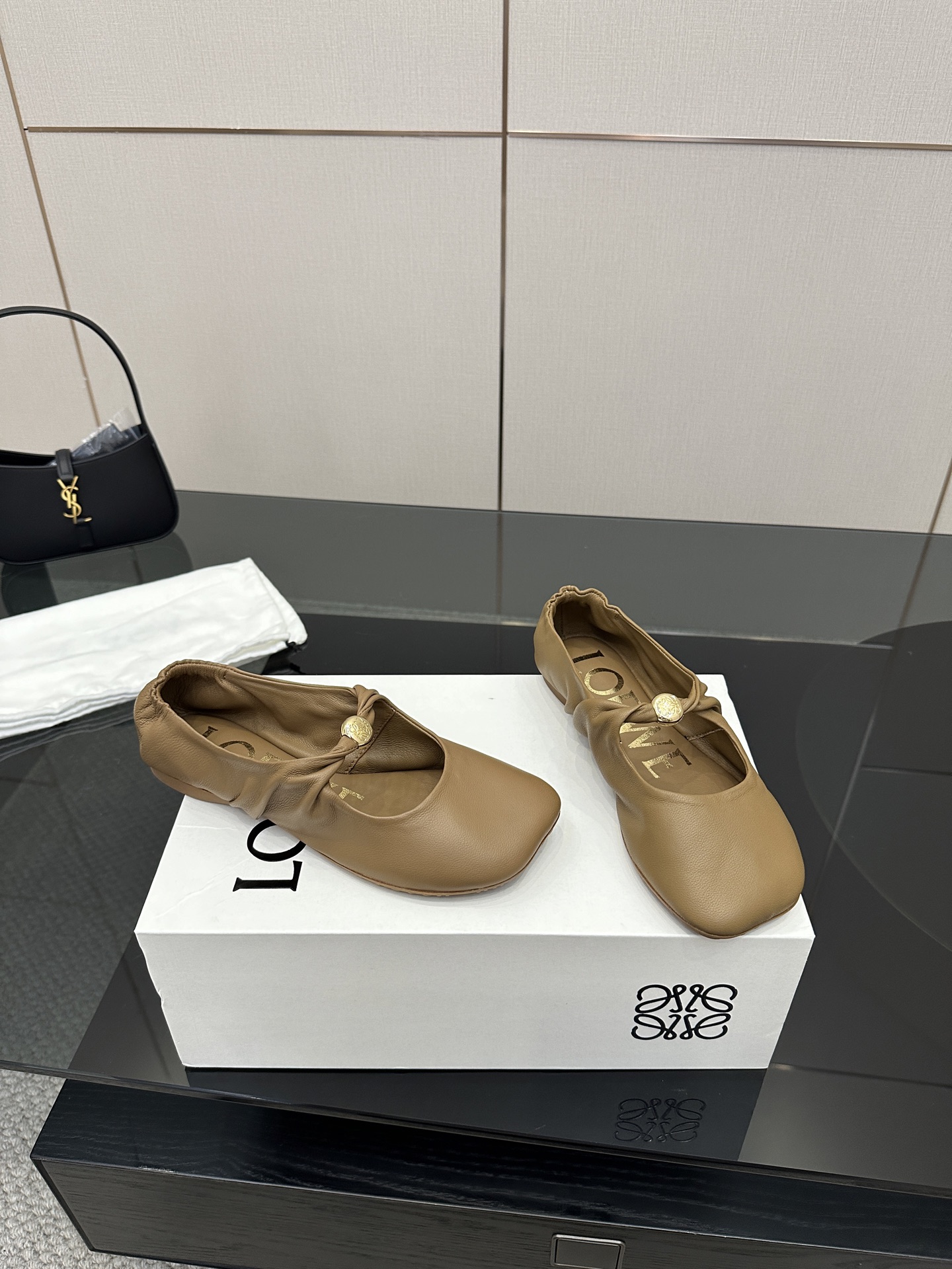 High-End LOEWE/Royvette 2025 Slipper: Stylish, Vintage, Superb Quality, Zirconium Fabric - 图片 5