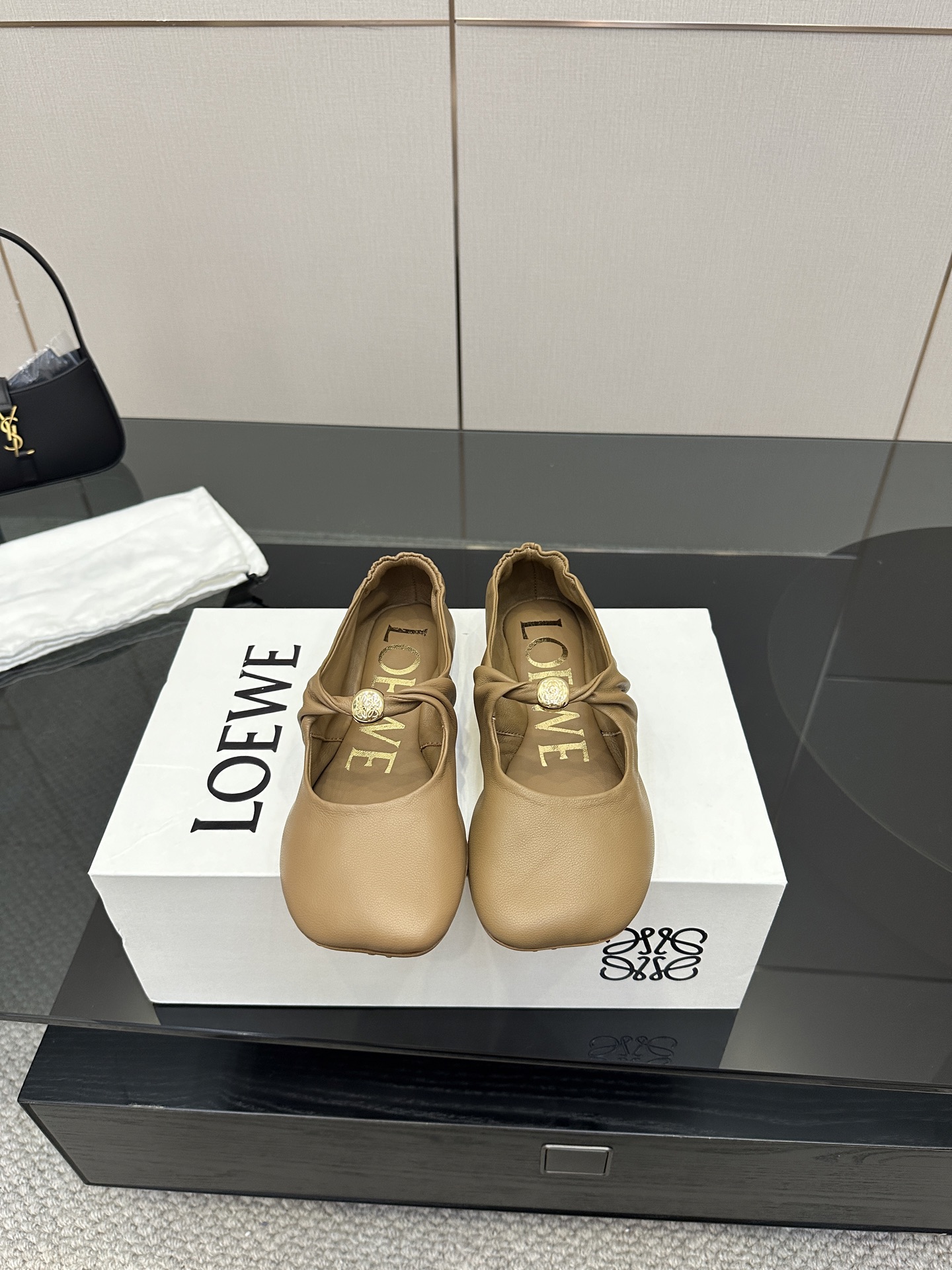 High-End LOEWE/Royvette 2025 Slipper: Stylish, Vintage, Superb Quality, Zirconium Fabric - 图片 1