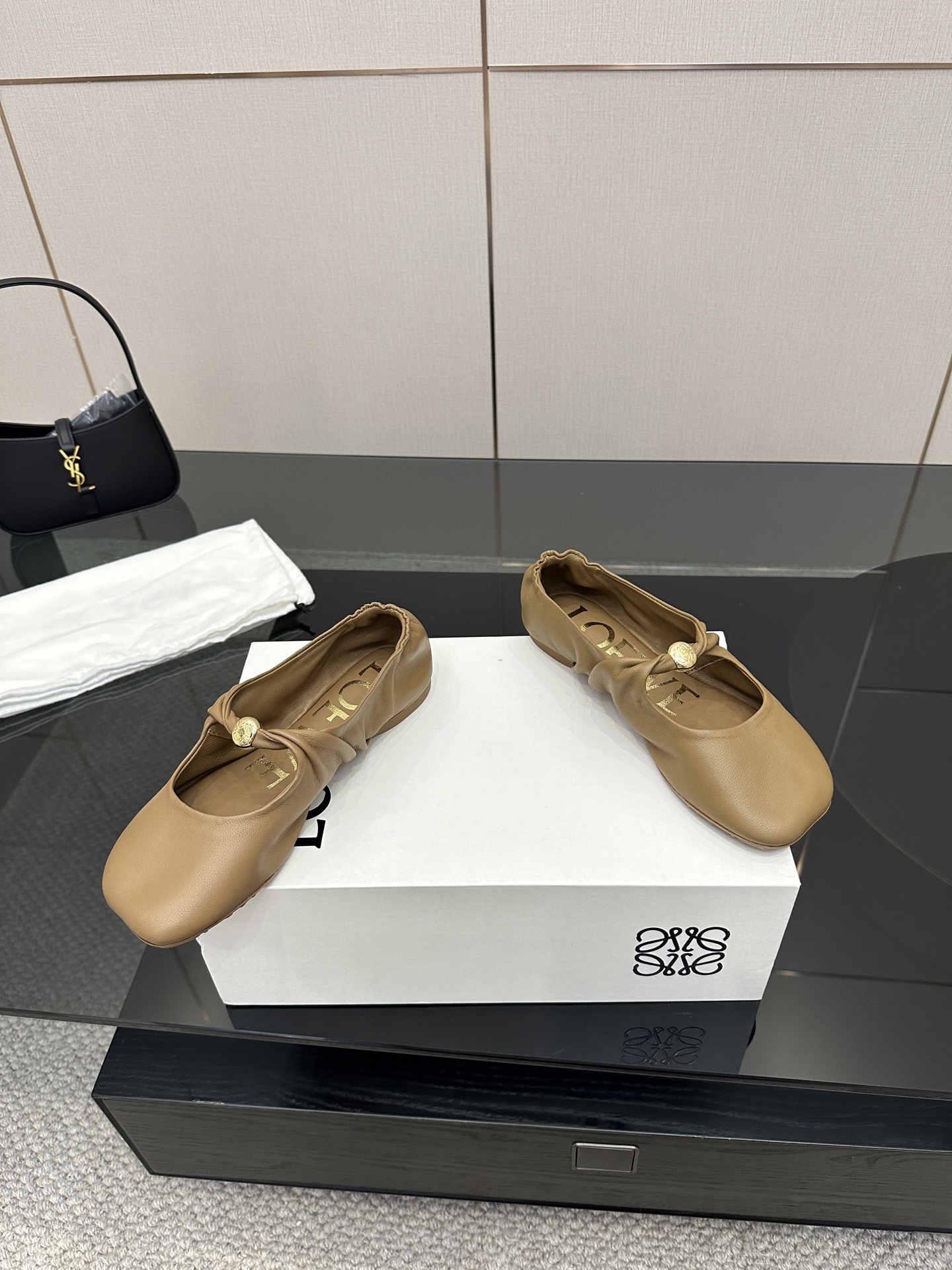 High-End LOEWE/Royvette 2025 Slipper: Stylish, Vintage, Superb Quality, Zirconium Fabric - 图片 2