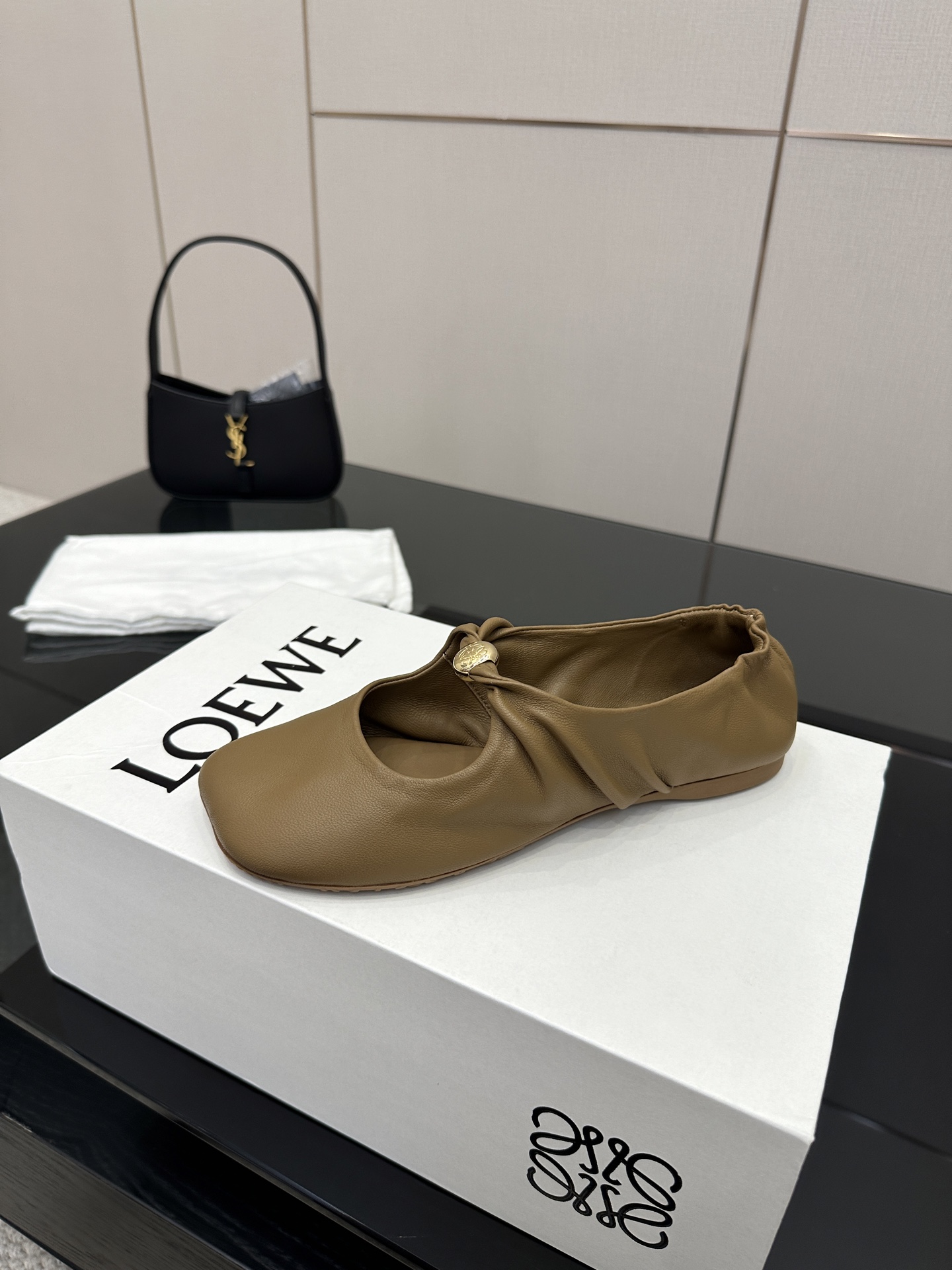 High-End LOEWE/Royvette 2025 Slipper: Stylish, Vintage, Superb Quality, Zirconium Fabric - 图片 6