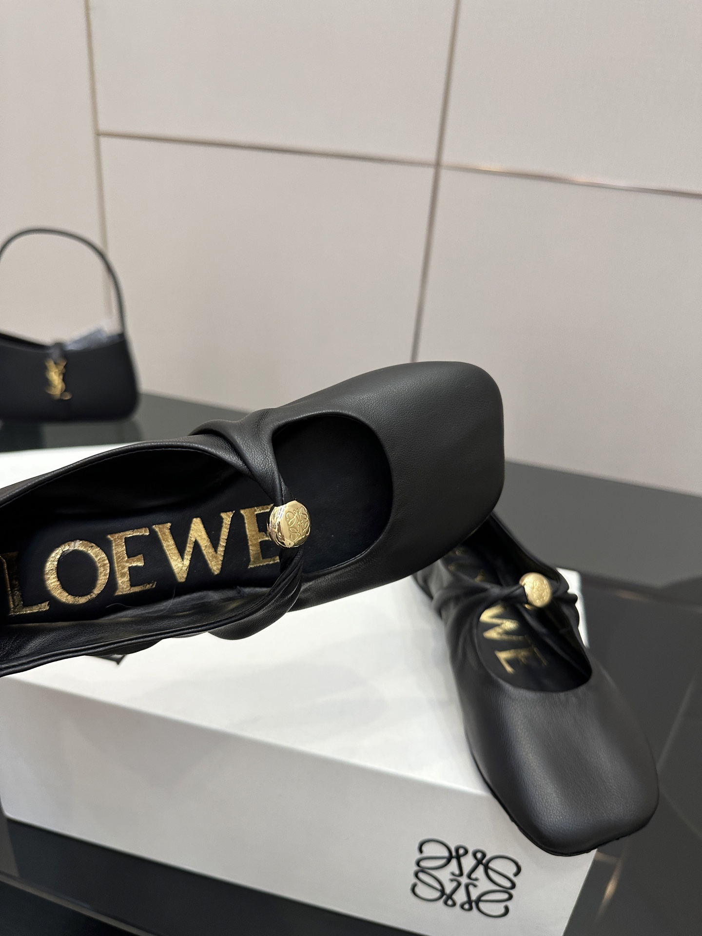 High-end LOEWE/Royvette 2025 Slipper: Stylish, Vintage, Superb Quality, Zirconium Fabric, Sheep Skin - 图片 9