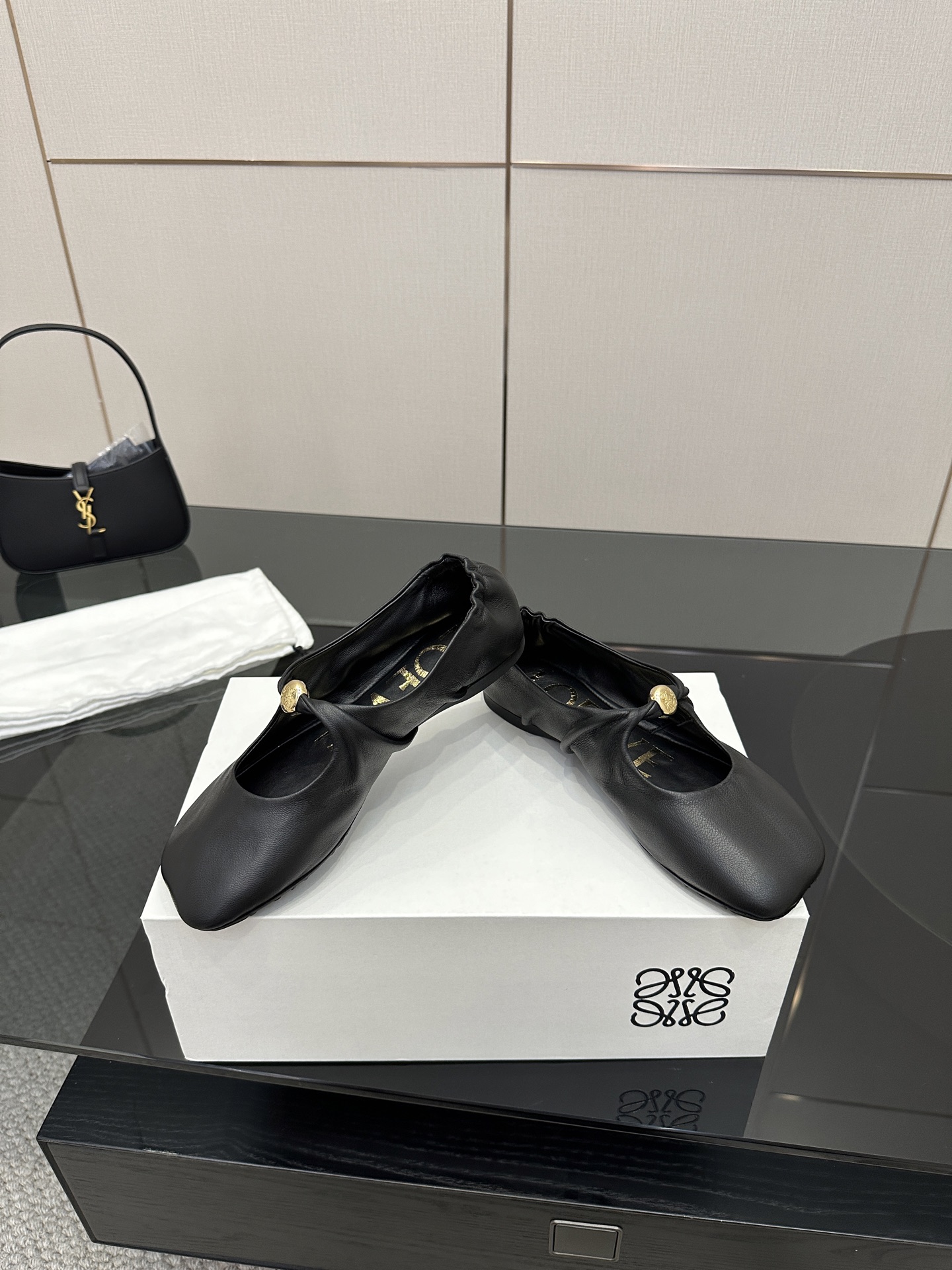High-end LOEWE/Royvette 2025 Slipper: Stylish, Vintage, Superb Quality, Zirconium Fabric, Sheep Skin - 图片 4