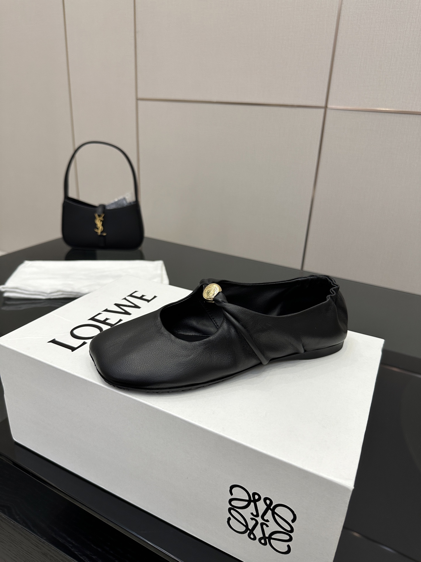 High-end LOEWE/Royvette 2025 Slipper: Stylish, Vintage, Superb Quality, Zirconium Fabric, Sheep Skin - 图片 6