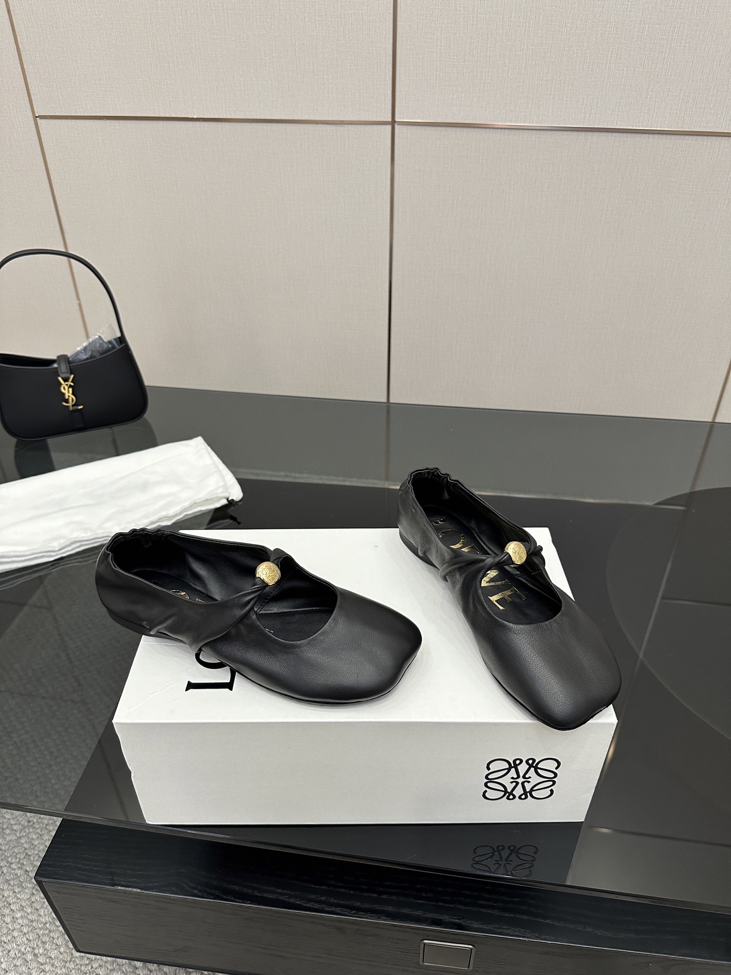 High-end LOEWE/Royvette 2025 Slipper: Stylish, Vintage, Superb Quality, Zirconium Fabric, Sheep Skin - 图片 5