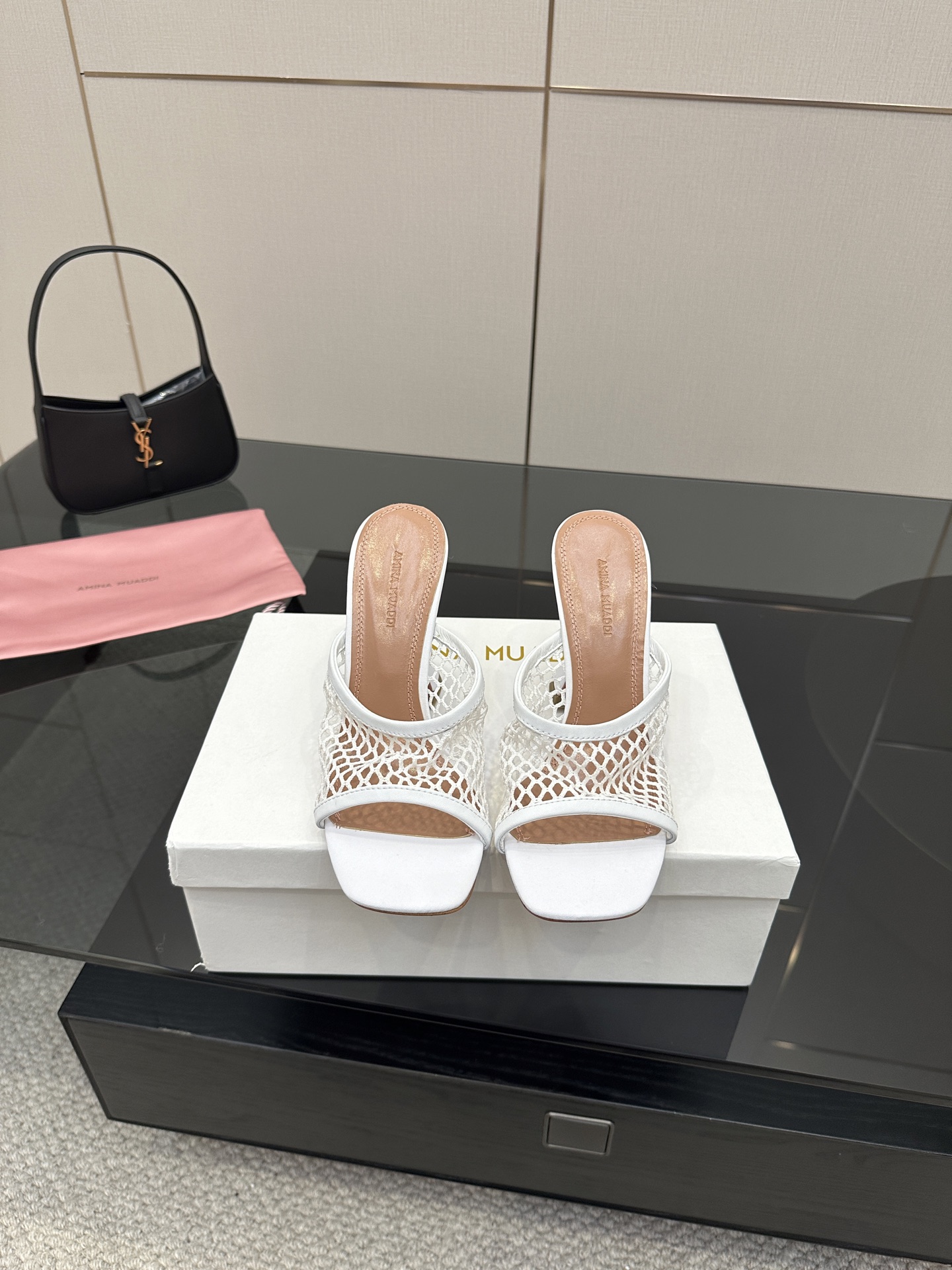 NO:408421,Top version mesh surface, diamond surface 230 Amina Muaddi, beautiful high heel sandals, authentic 1:1 replica, top quality, buy original version, develop, sunflower rhinestone buckle, mold opening customization (it took 2 months to come out) AM's new product this year, full of high-end feel, is Jimei's dream shoes!  Loved Loved!  The foot pads are removed from the original 1:1 color card and logo font design Italian leather outsole Injection molding process Heel height 9cm Size 35-39 (34 40 41 42 Customized non-returning), high heels, slippers, sandals, high heels, slippers, Leather soles19860909顶级版本网面 钻面230 Amina Muaddi 闪钻绝美高跟凉鞋  正品1:1 复刻 顶级品质  购买原版 开发 太阳花水钻扣 开模定制（历尽2个月才出来效果） AM今年新品 高级感十足 就是 集美们的梦中情鞋！爱了 爱了！ 垫脚都是拆掉原版1:1对色卡 以及logo字体设计 意大利真皮大底 注塑工艺 跟高 9cm 码数 35-39（34 40 41 42 定制不退换）,高跟鞋拖鞋,sandals,high heels,slippers,Leather soles,Women's Shoes