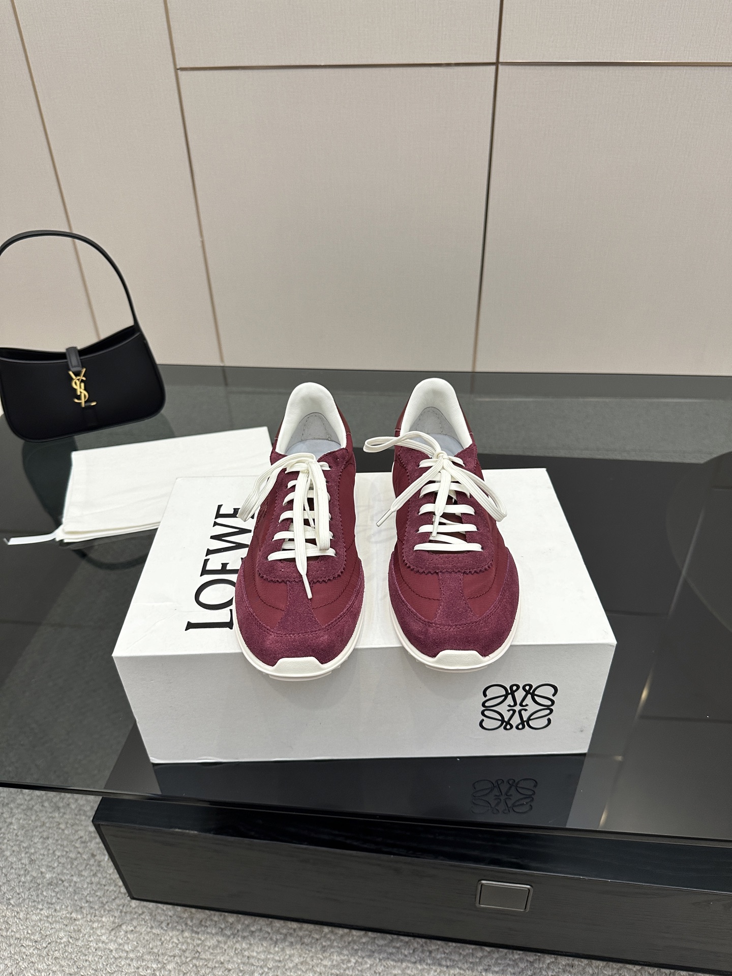 NO:411729,CELIN*Celin 25·Beautiful Autumn Racer Sports and Casual Shoes!  The iconic high-end and elegant sports aesthetic texture is full of versatile and everyday use is a unique item!  Chic is popular (ZP mold opening hardware, ZP custom fabric original calfskin opening beads) Customized upper imported calfskin and satin sole ZP TPU outsole size 35-39 (full package), casual shoes/sports shoes, celine, celine, sneakers, cowhide, silk fabric19860909CELIN*赛琳25·早秋 最美Racer运动休闲鞋！标志性高级优雅的运动美学质感拉满～百搭日常着用都是一绝的单品！chic到爆（ZP开模五金、ZP订做面料原版小牛皮开边珠） 鞋面定制进口小牛皮、绸缎 鞋底ZP TPU大底 码数35-39（全套包装）,休闲鞋/运动鞋,celine,celine,sneakers,cowhide,silk fabric,Women's Shoes