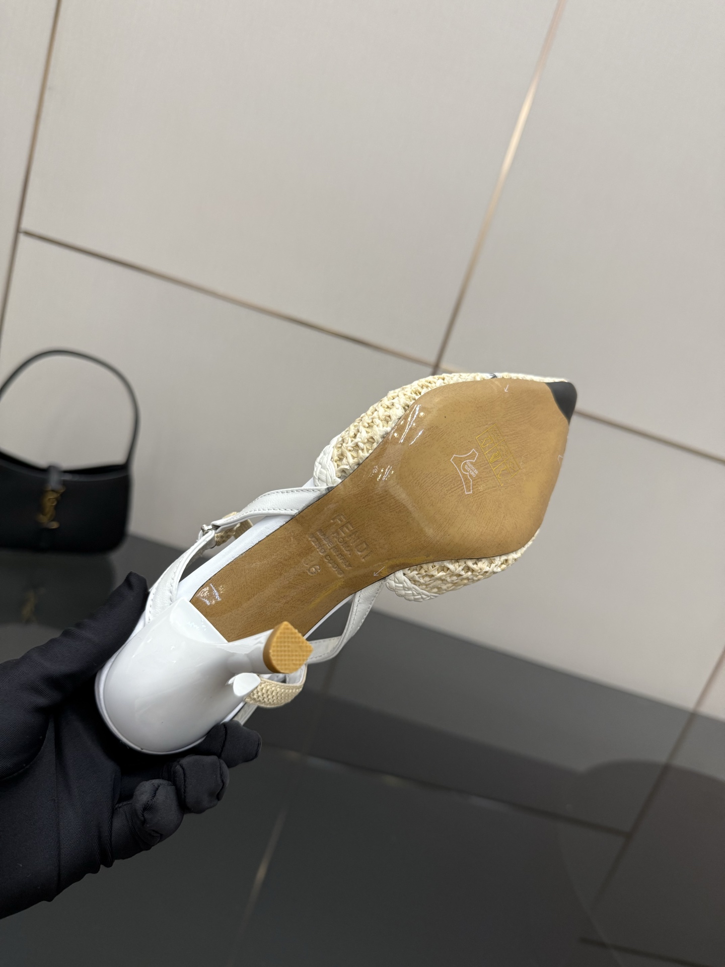 Fendi Colibrus Shoes: Italian Hummingbird Style with High-Tech Details - 图片 8