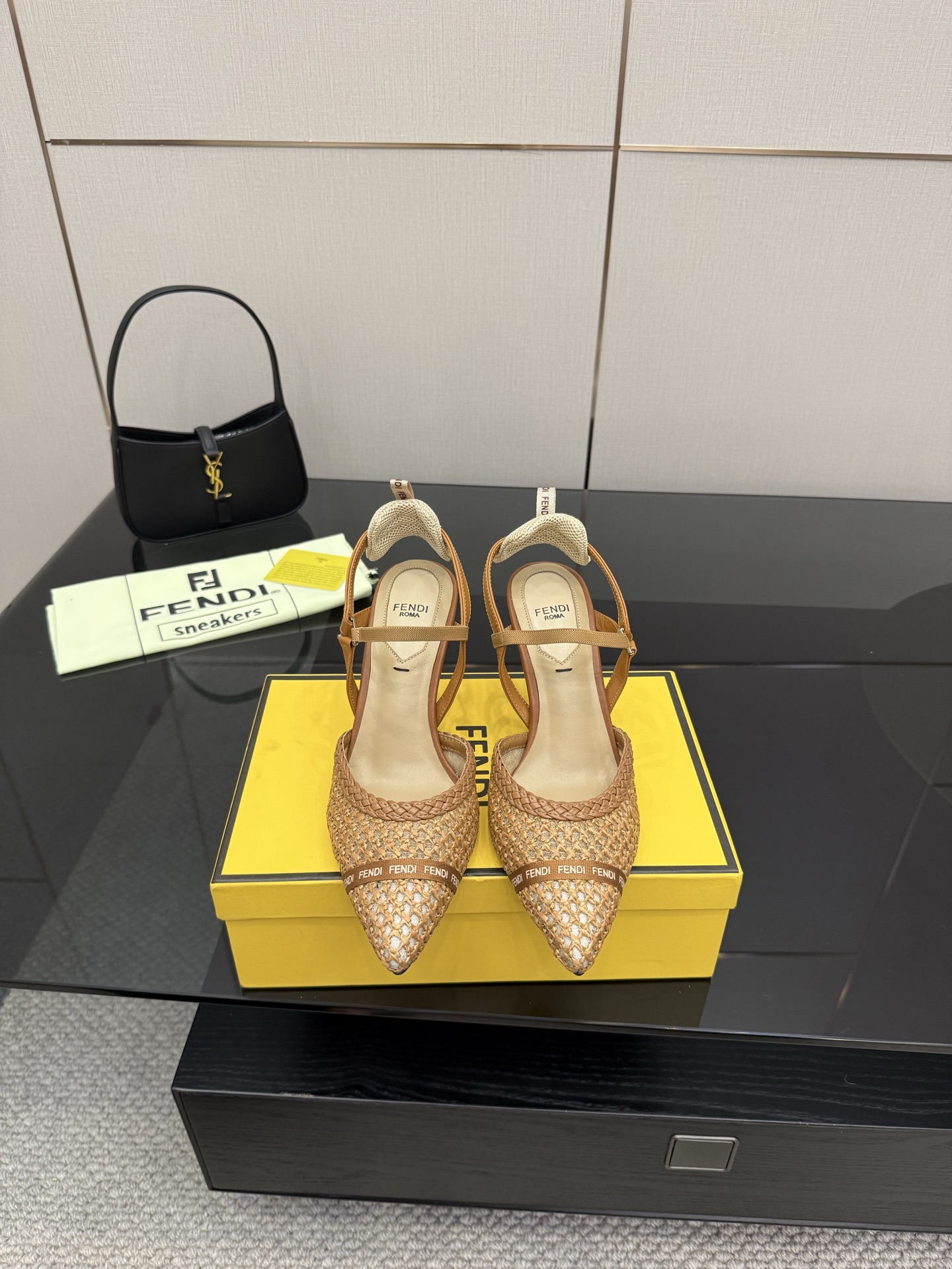 Fendi Colibrus Shoes: Italian Hummingbird-Inspired High-Tech Footwear Collection - 图片 5
