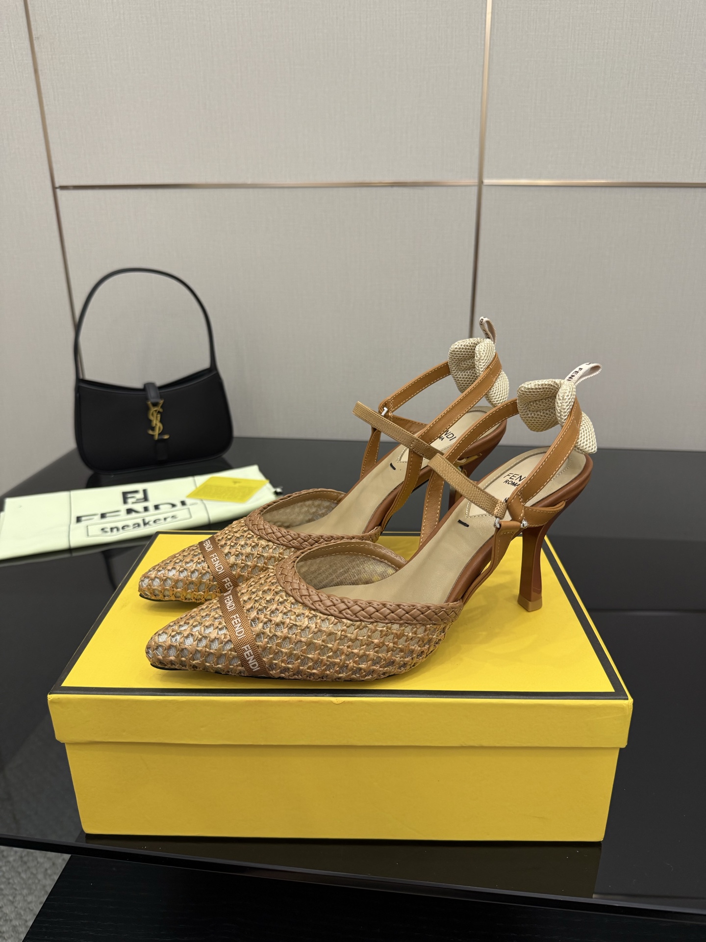 Fendi Colibrus Shoes: Italian Hummingbird-Inspired High-Tech Footwear Collection - 图片 3