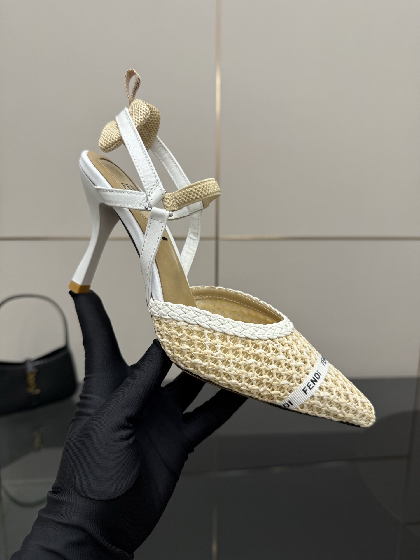 Fendi Colibrus Shoes: Italian Hummingbird Style with High-Tech Details - 图片 6