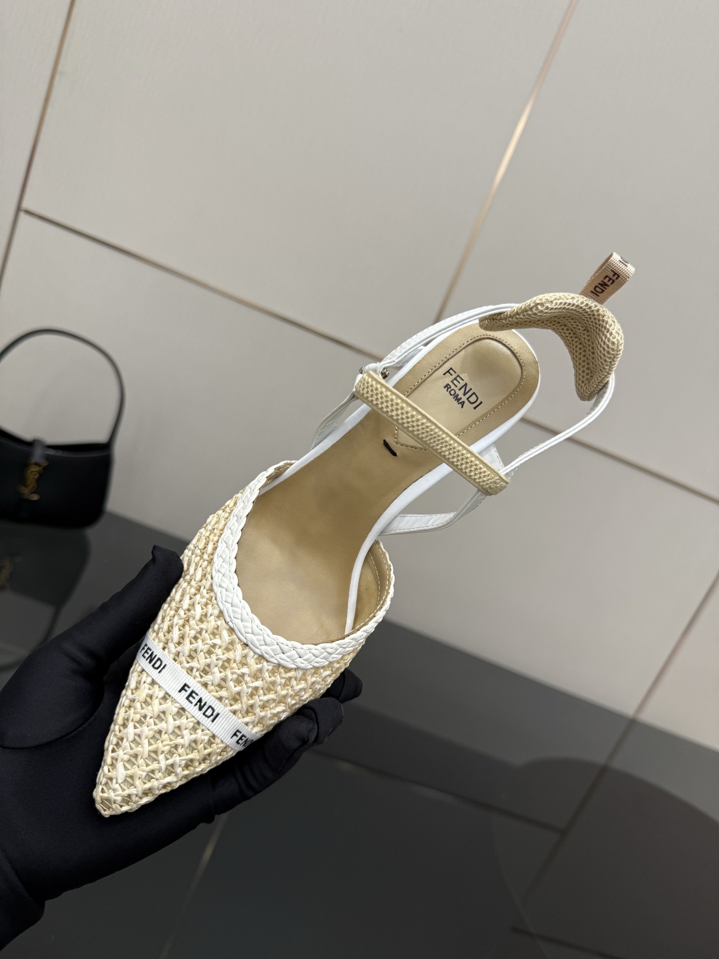 Fendi Colibrus Shoes: Italian Hummingbird Style with High-Tech Details - 图片 7