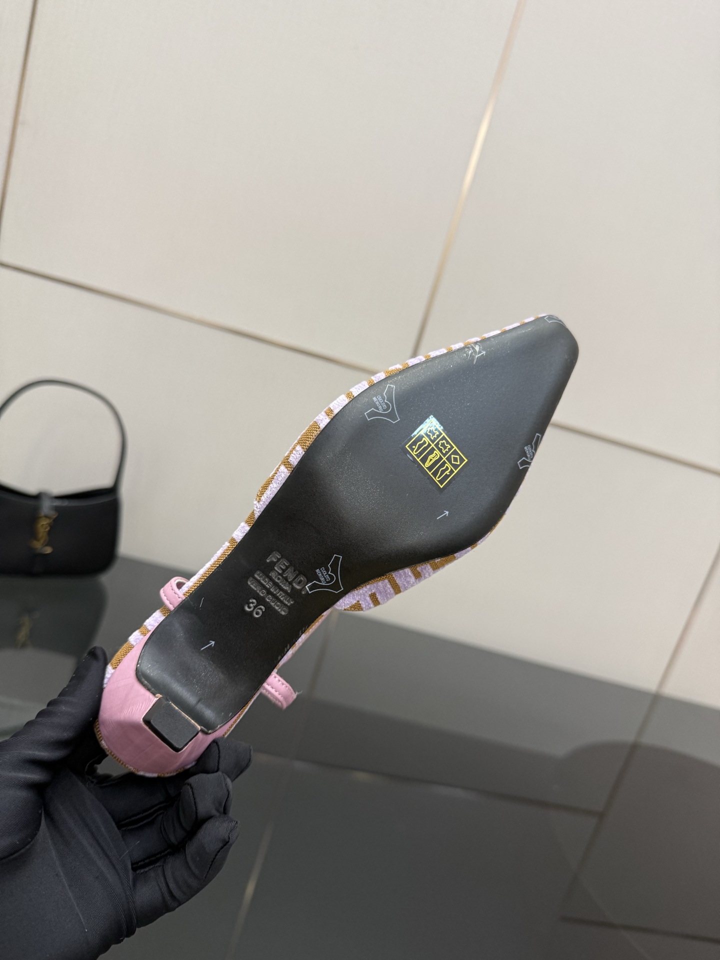 FENDI Heel-Shoes: High-Quality Sydney Fabric with Metal FF Button Details - 图片 9