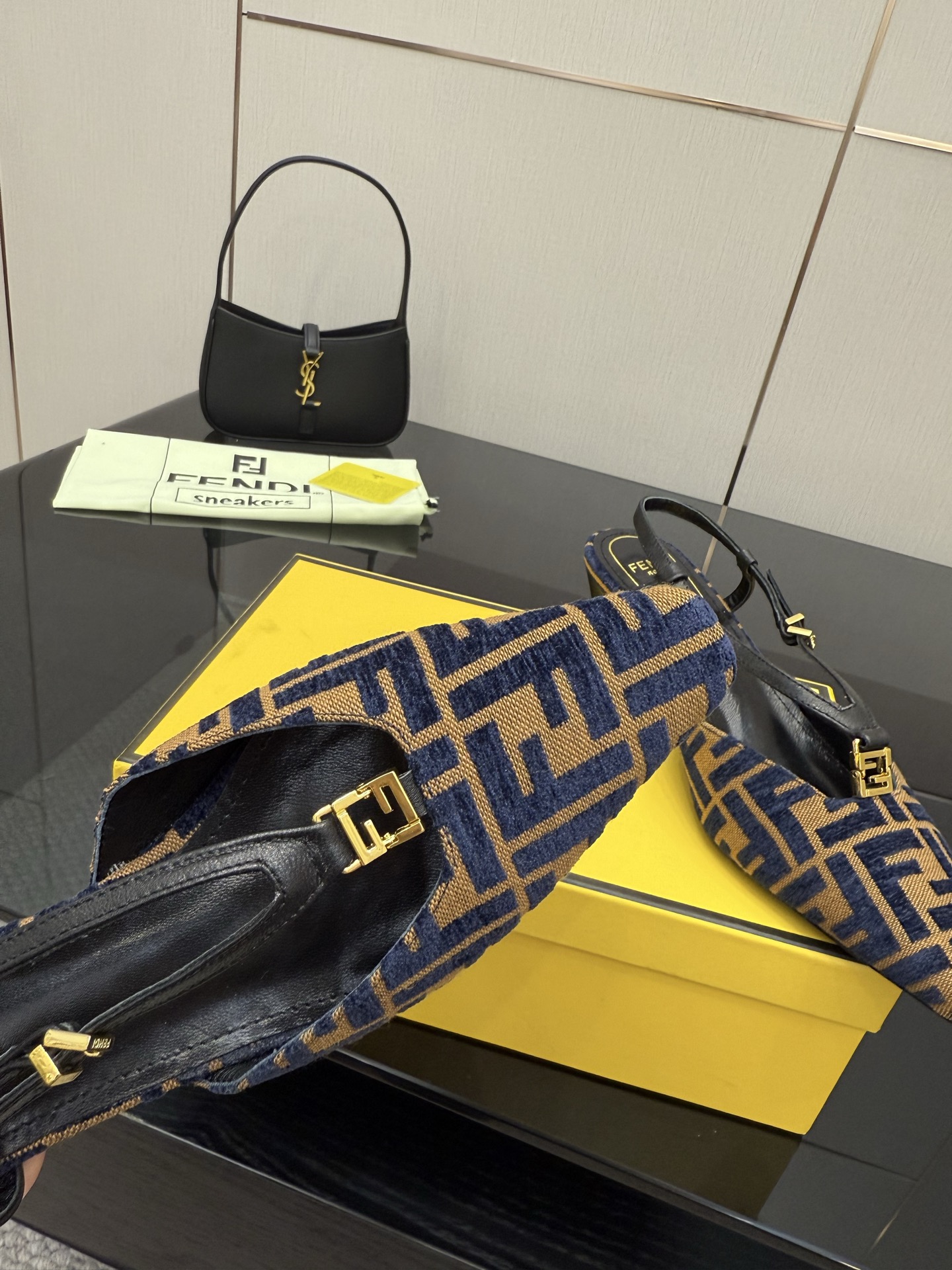 New FENDI Heel-Shoes: Freddy Fold’s Side of Schinel with Unique Design - 图片 5
