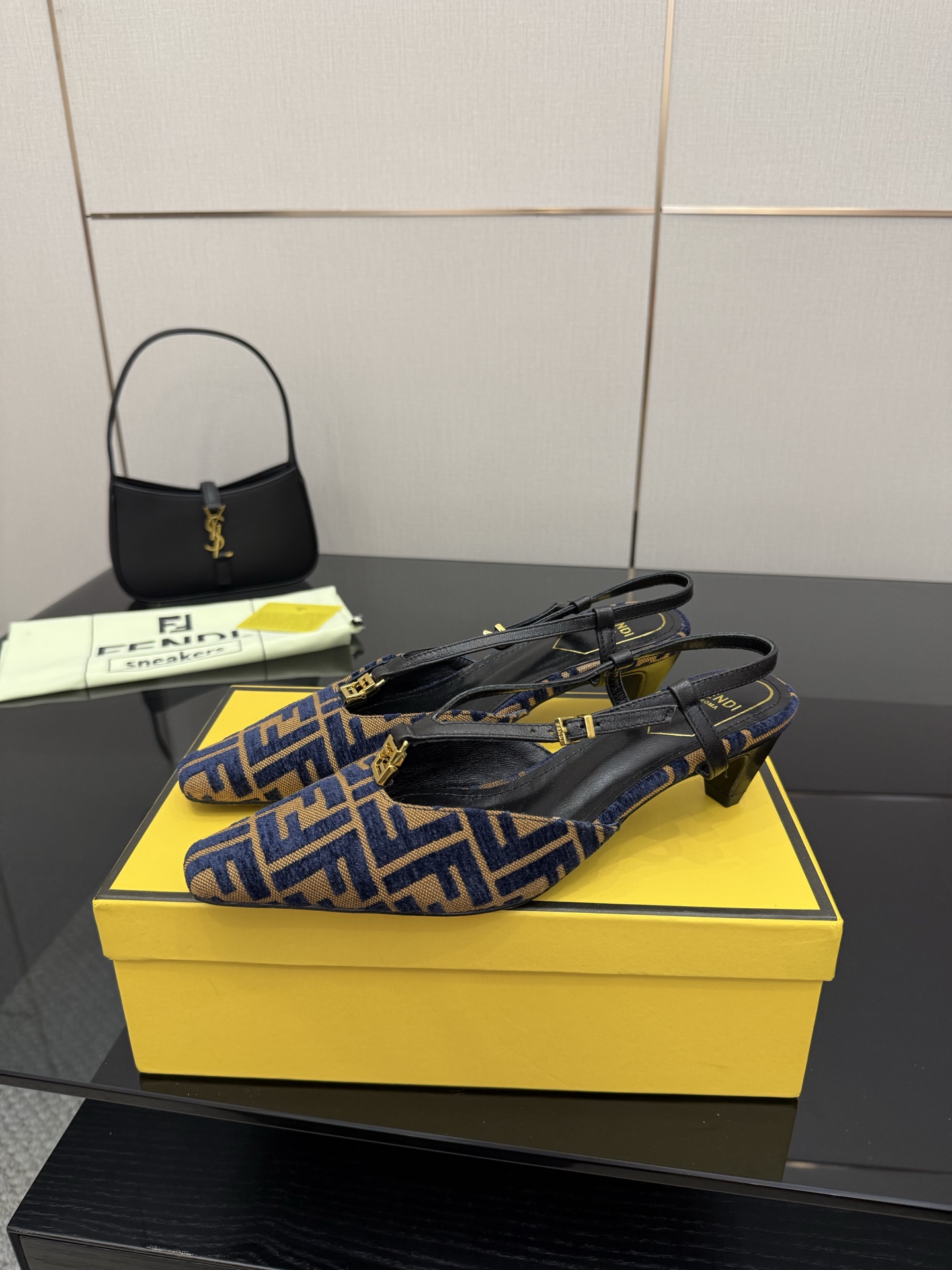 New FENDI Heel-Shoes: Freddy Fold’s Side of Schinel with Unique Design - 图片 3