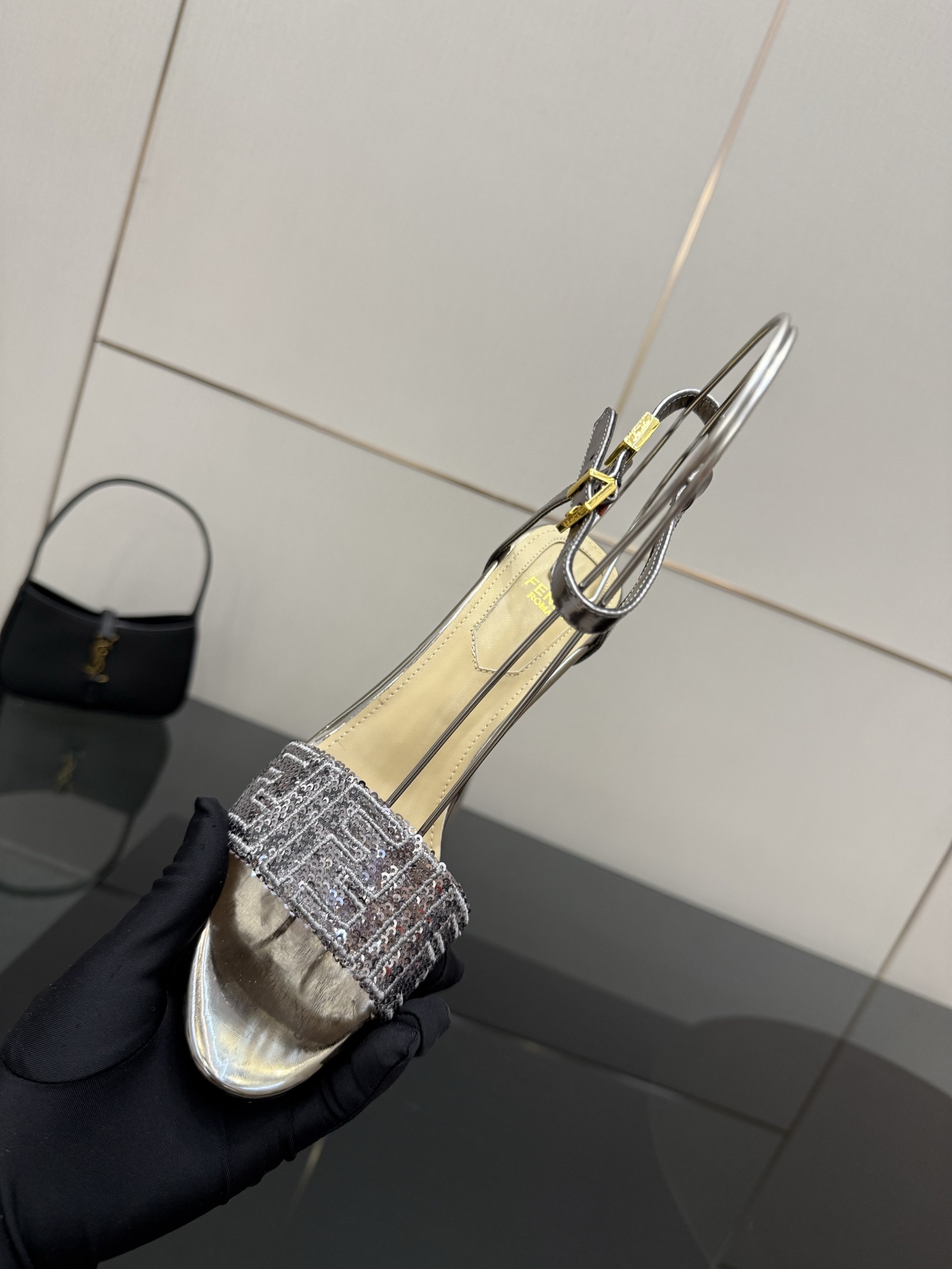 FENDI Delfina High Heels: Glitter Embroidery, Metal Straps, FF Patterns. - 图片 7