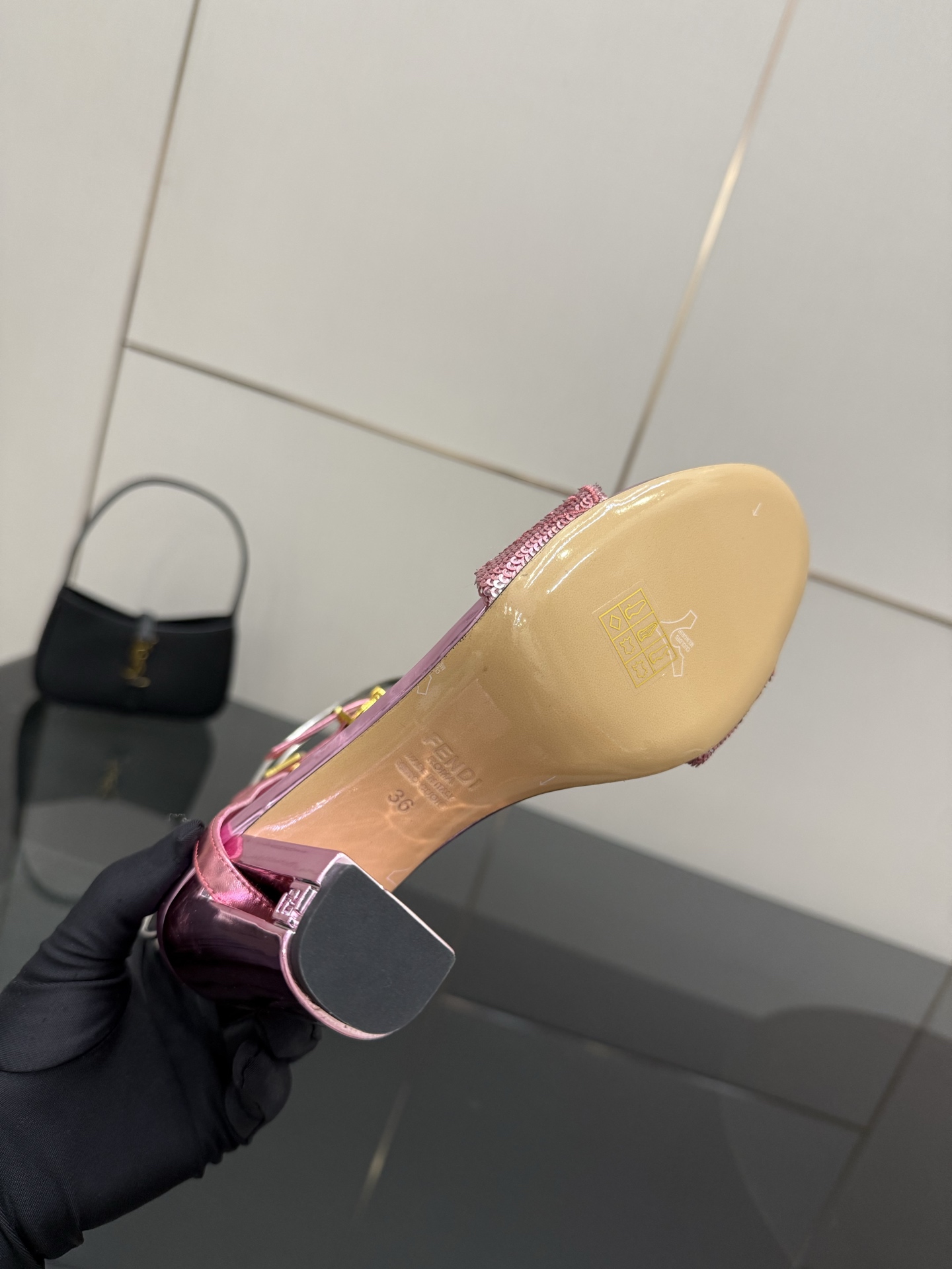 FENDI Delfina High Heels: Glitter Embroidery, Metal Straps, FF Patterns. - 图片 8
