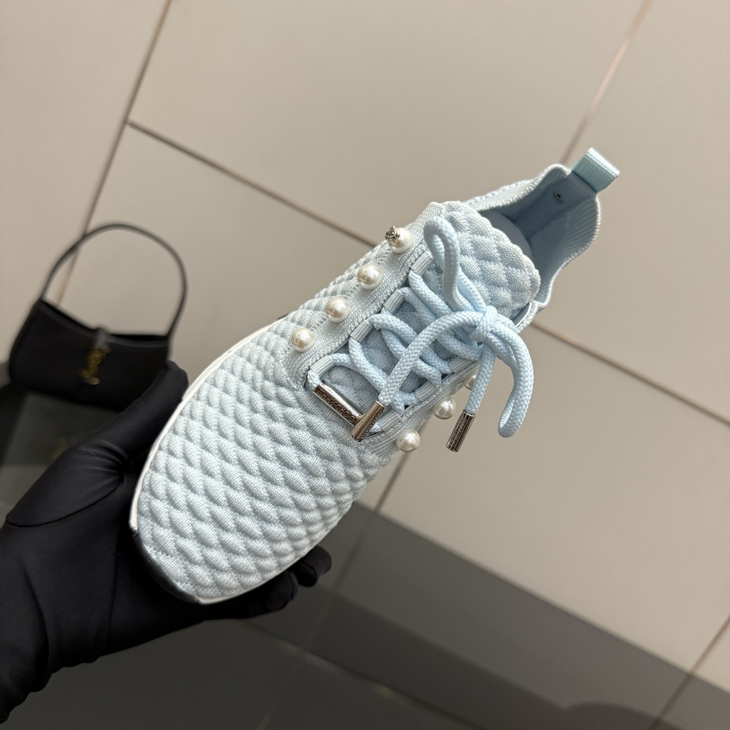 Exclusive First-Hand Fur-Lined Leisure Shoes: Linking Reality to the Future - 图片 7