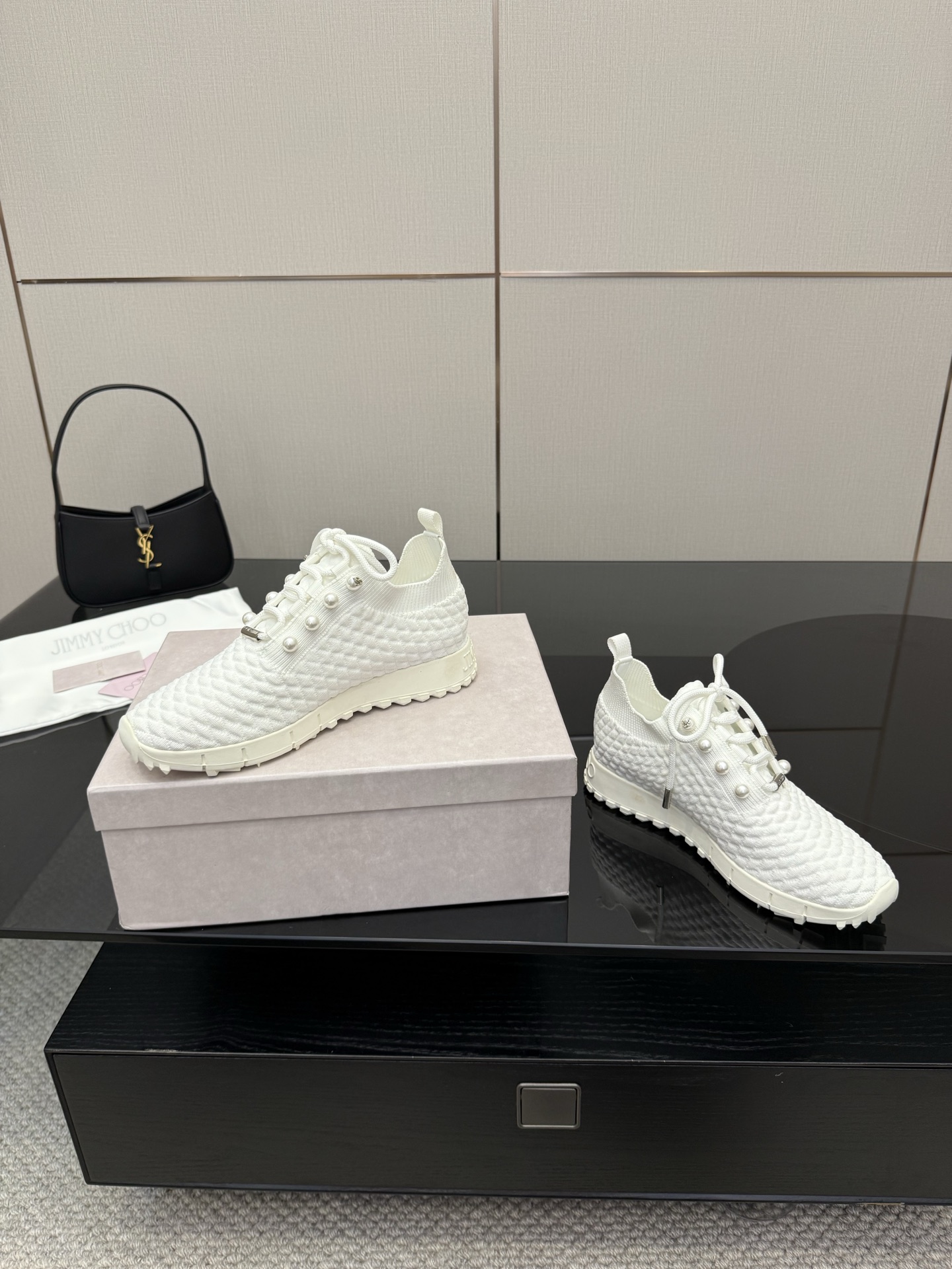 Exclusive Fur-Lined Leisure Shoes: Linking Reality to the Future with Diversity - 图片 6