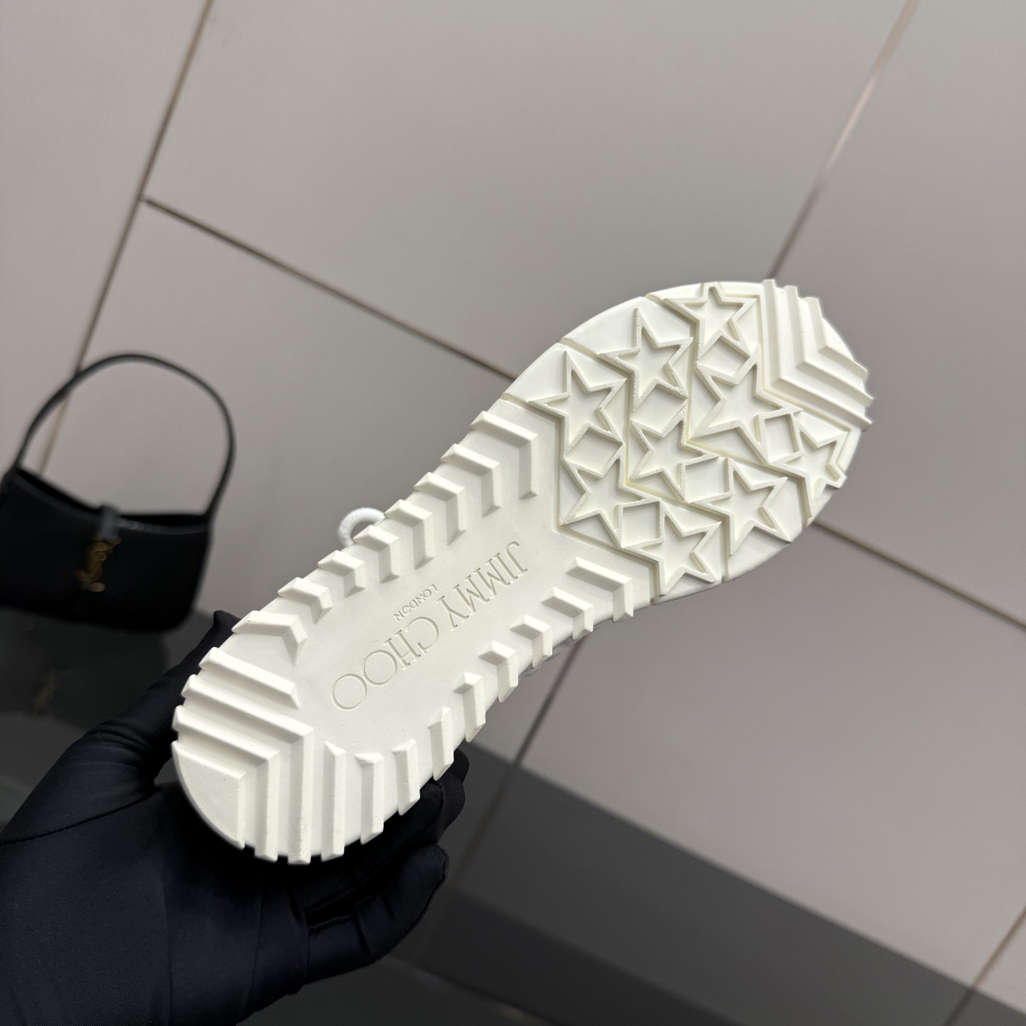 Exclusive Fur-Lined Leisure Shoes: Linking Reality to the Future with Diversity - 图片 9