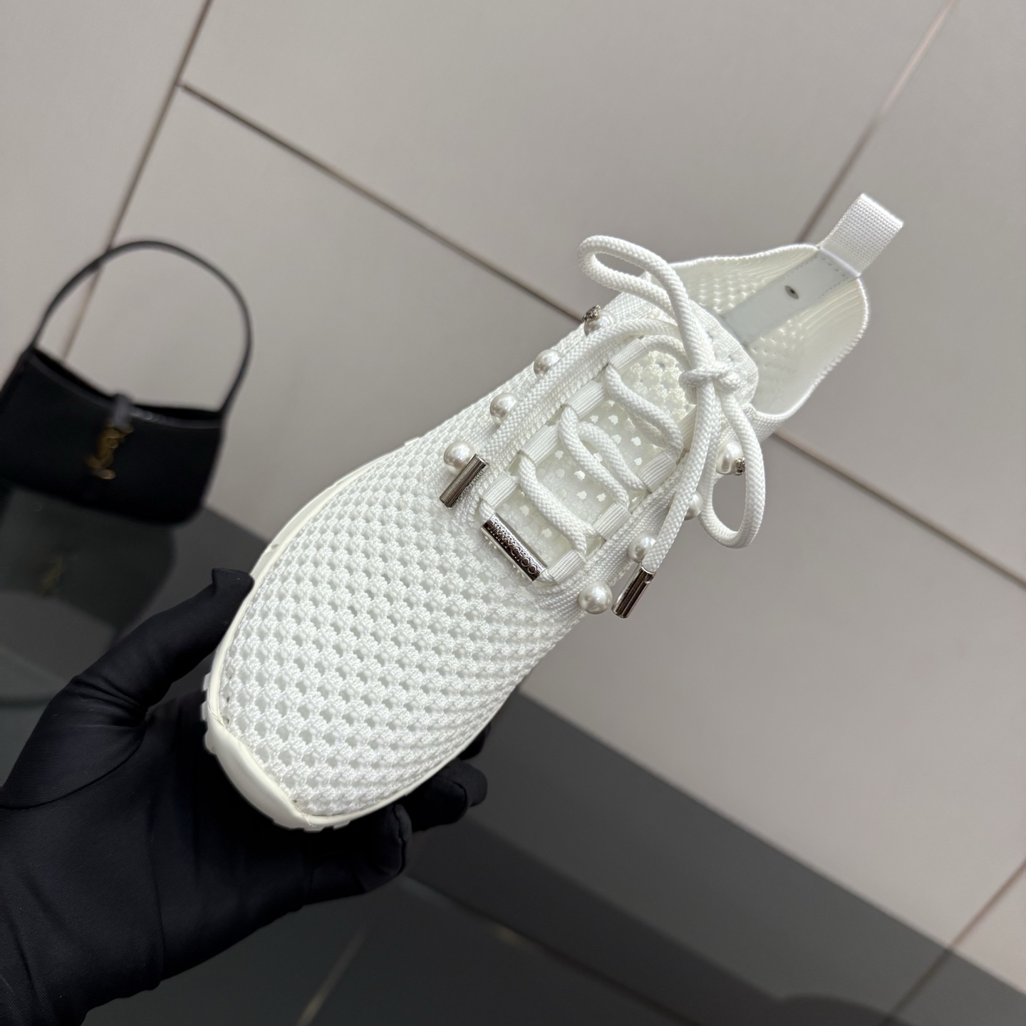 Exclusive First-Hand Fur-Lined Leisure Shoes: Linking Reality to the Future - 图片 7