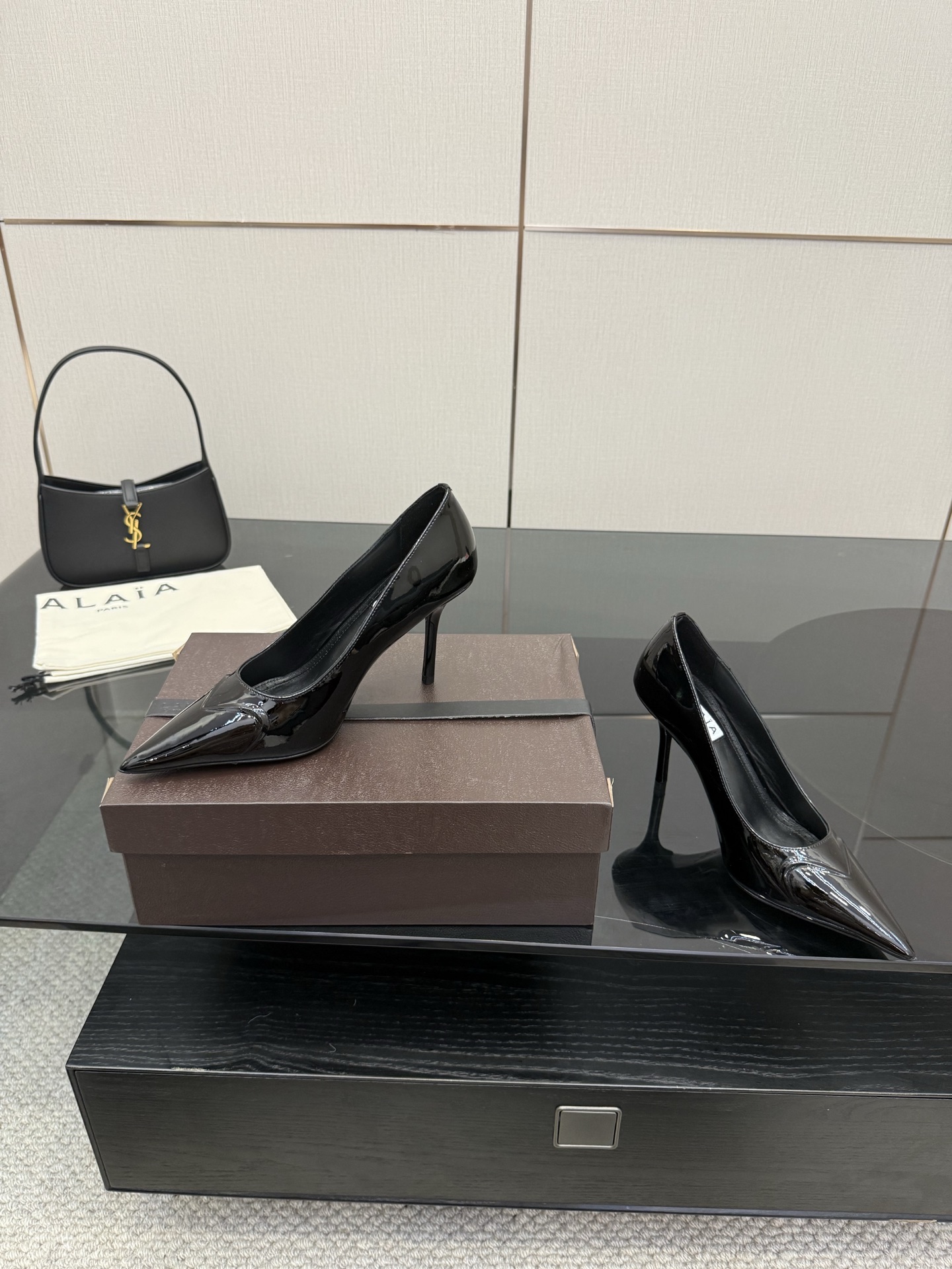 “Alai* 25ss High Heels: Transparent Design, Long Legs, Premium Materials | Spring Collection” - 图片 5