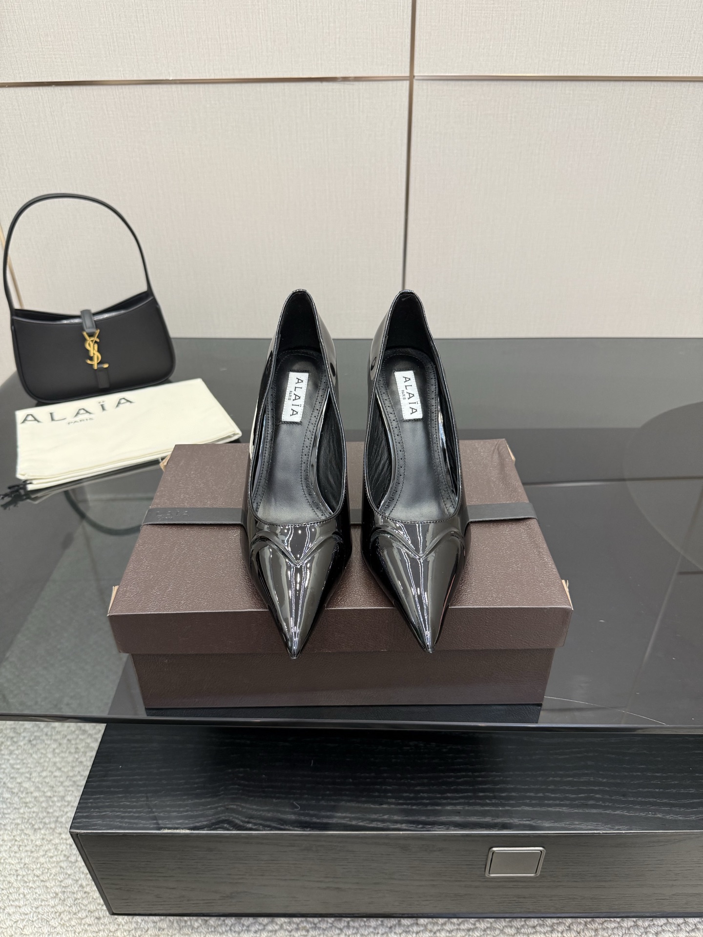 “Alai* 25ss High Heels: Transparent Design, Long Legs, Premium Materials | Spring Collection” - 图片 9