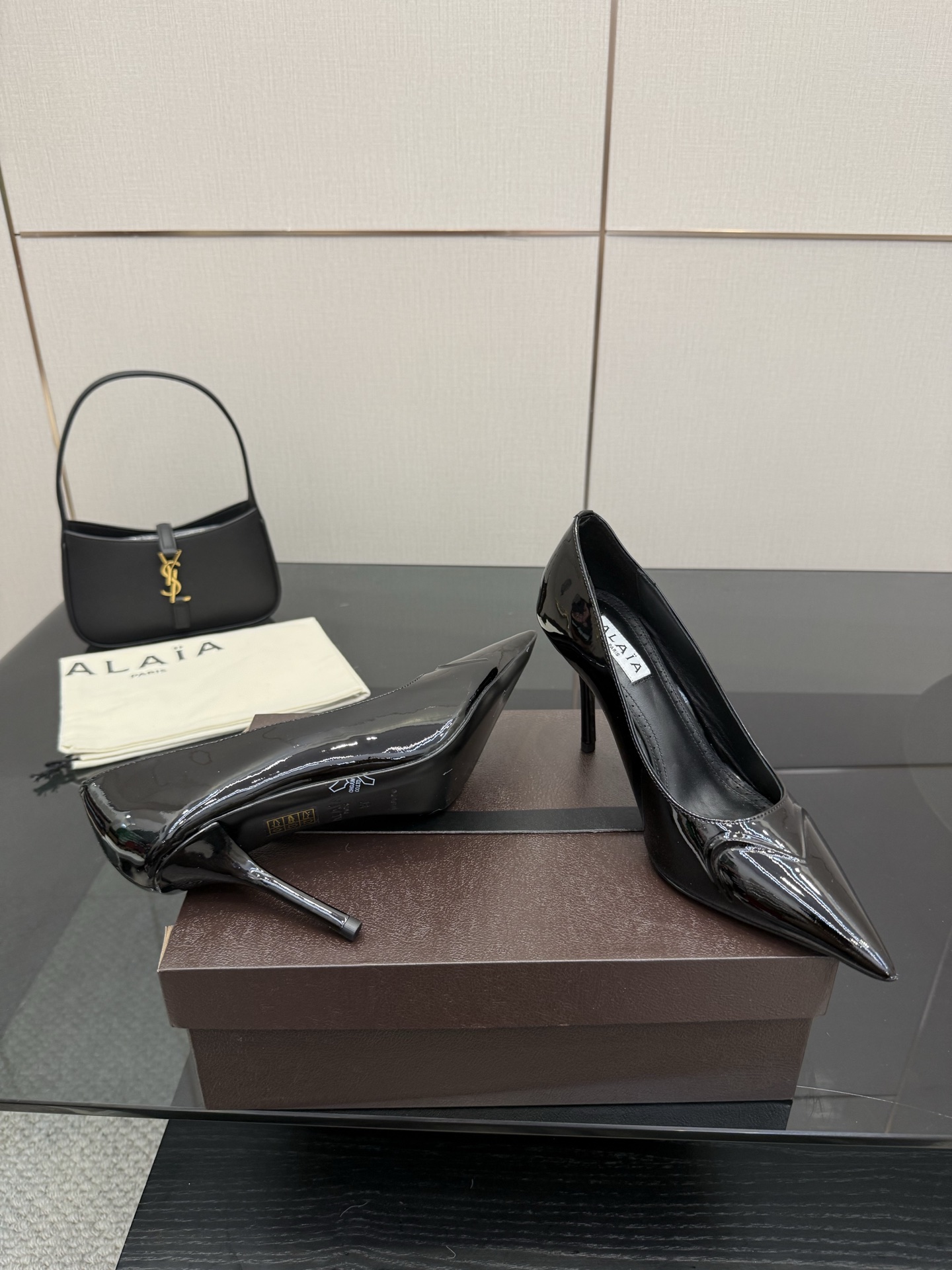 “Alai* 25ss High Heels: Transparent Design, Long Legs, Premium Materials | Spring Collection” - 图片 4