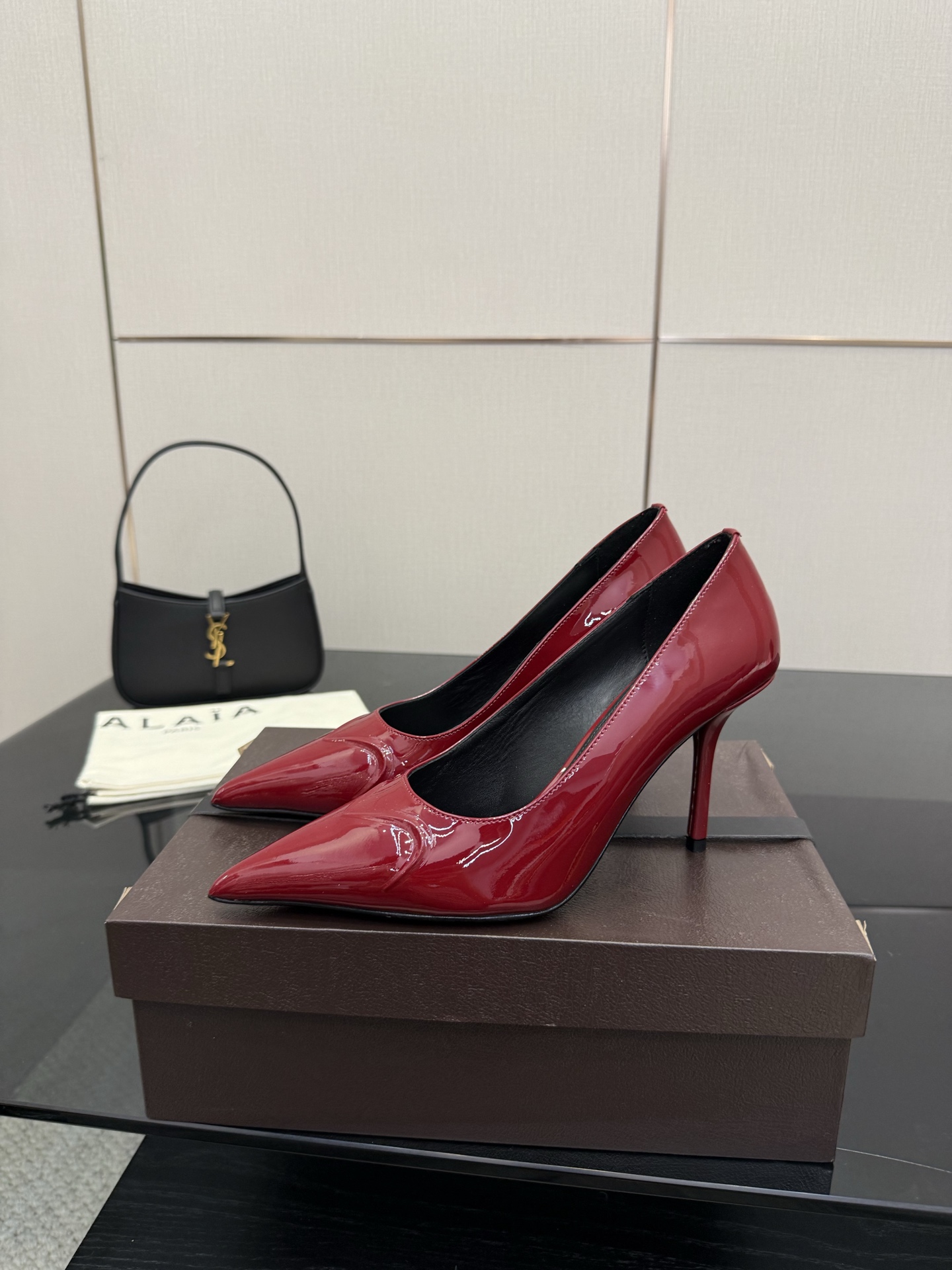 “Alaia 25ss High Heels: Top Quality, Transparent Design, Princess Feel – Silk/Paint, Sheep Skin, 9cm High” - 图片 3