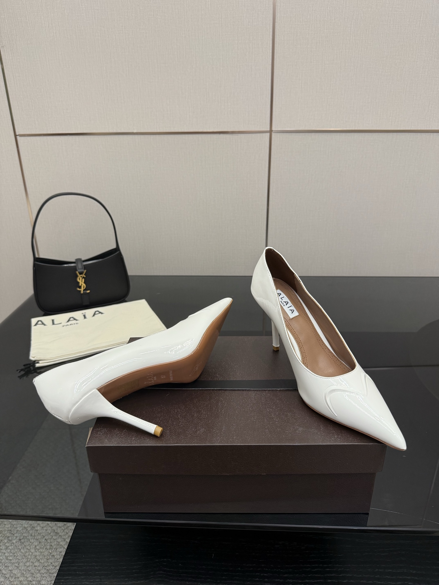 “Alaia 25ss High Heels: Top Quality, Transparent Design, and Princess-like Comfort for Every Woman” - 图片 4