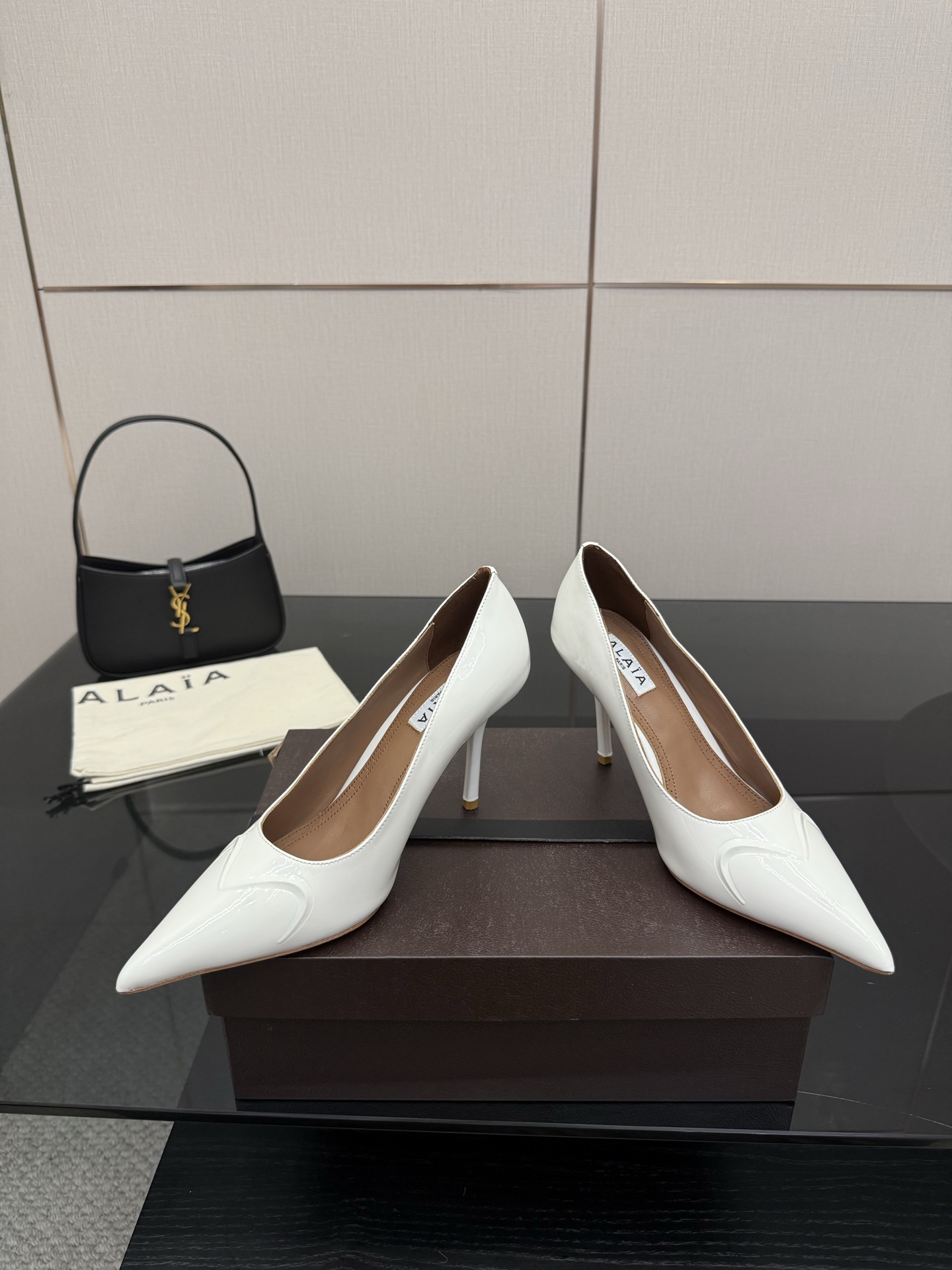 “Alaia 25ss High Heels: Top Quality, Transparent Design, and Princess-like Comfort for Every Woman” - 图片 2