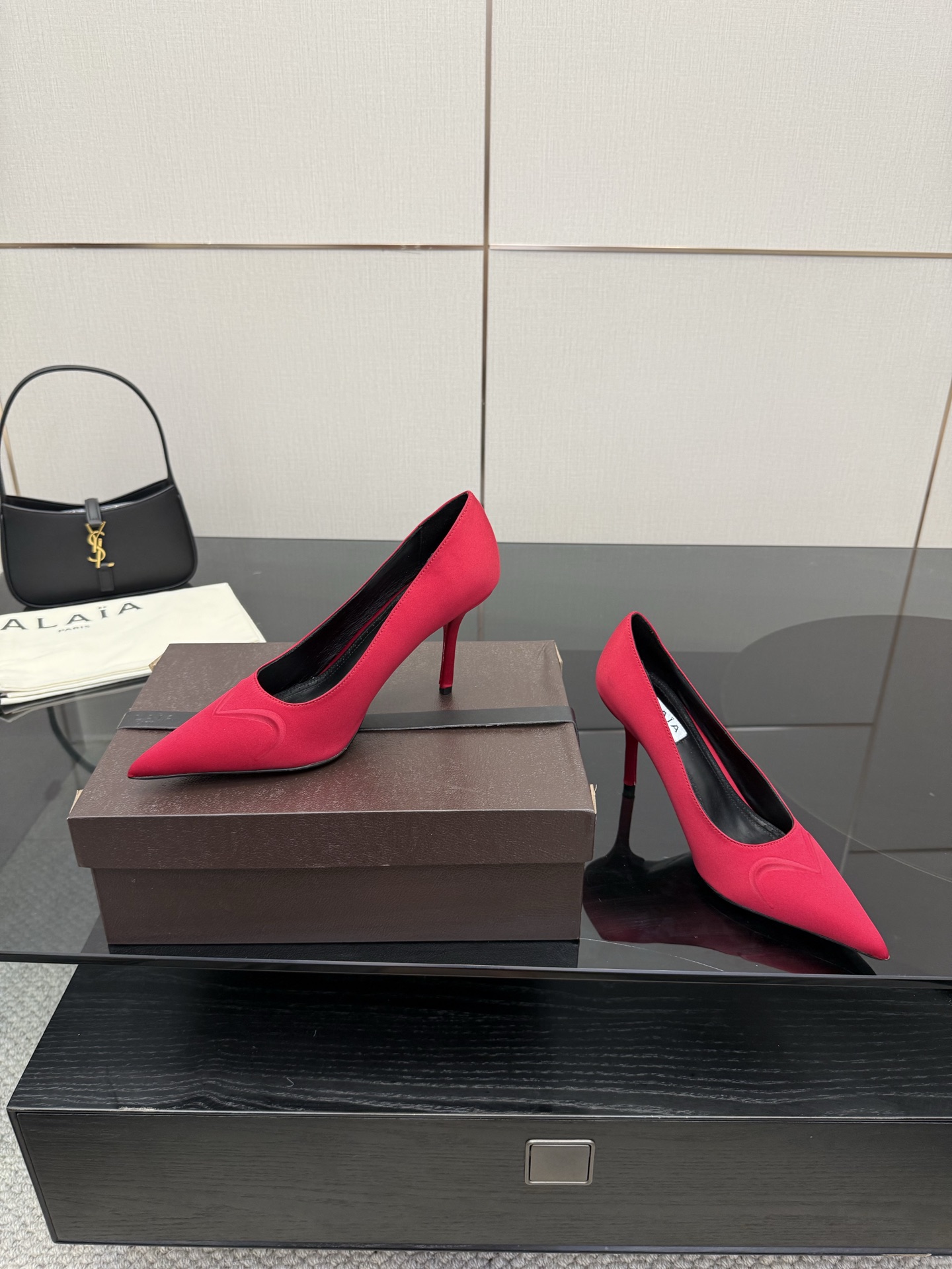“Alaia High Heels: Top Quality, Transparent Design, 9cm High, Silk/Paint Materials, Sheep Skin Inside, Sizes 35-39” - 图片 5