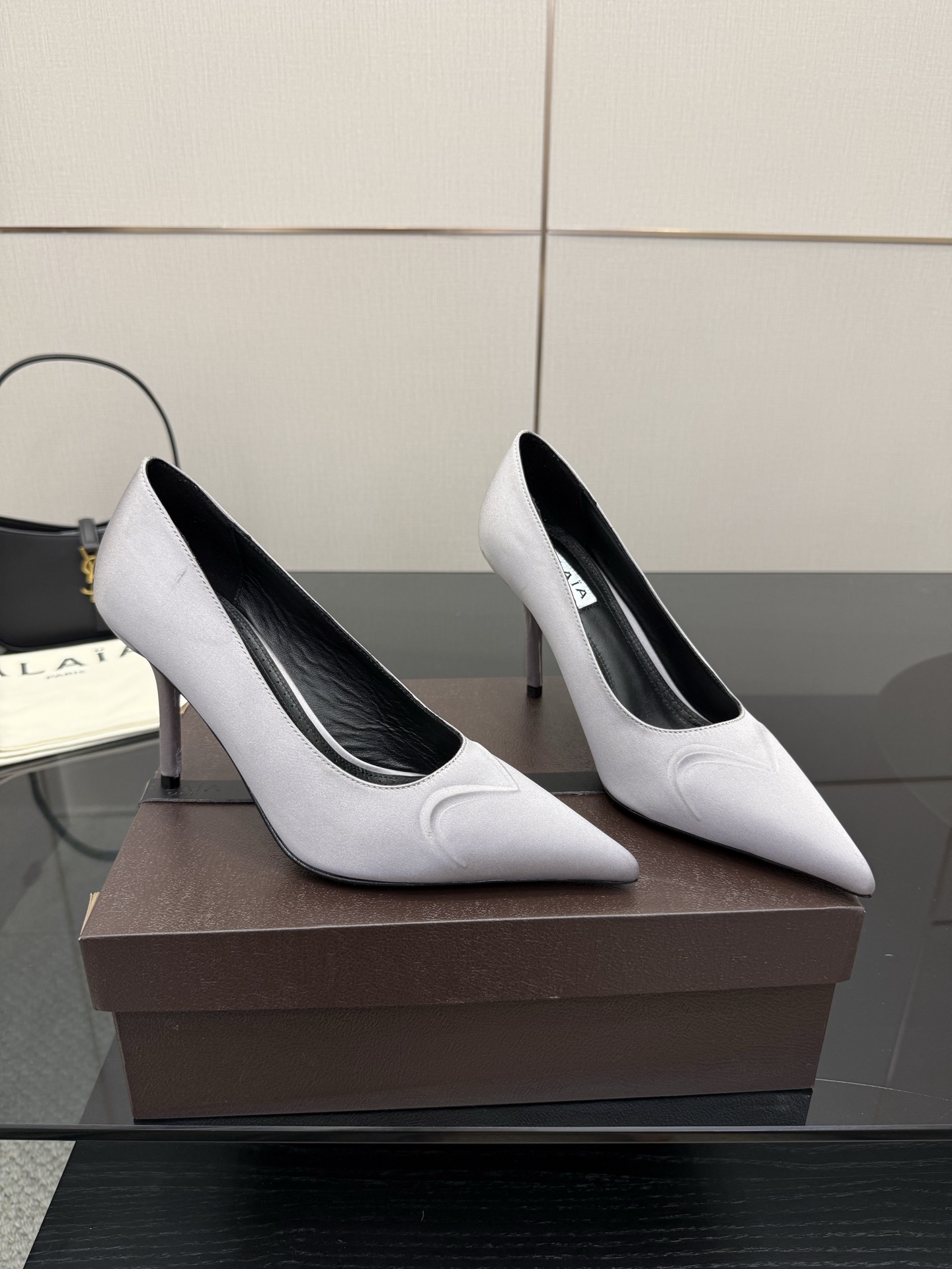 “744.Alai* 25ss High Heels: Spring Fresh, Transparent Design, High-Quality Materials, Princess-Like Feel”