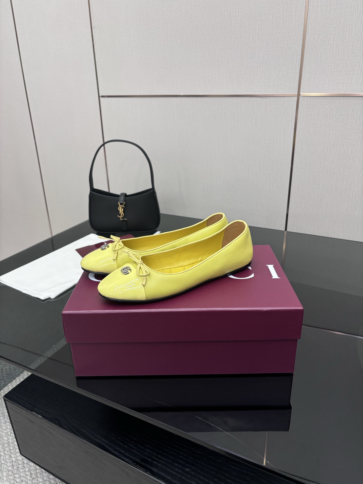 “GUCCI 25-Stamped Ballet Shoes: Features and Materials Overview” - 图片 5