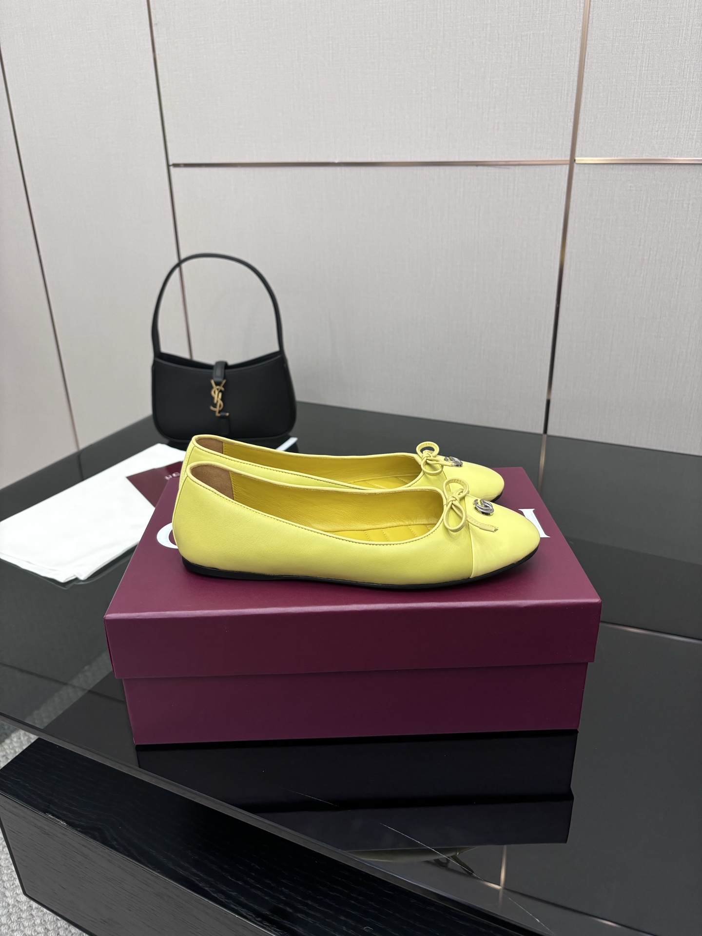 “GUCCI 25-Stamped Ballet Shoes: Features and Materials Overview” - 图片 4