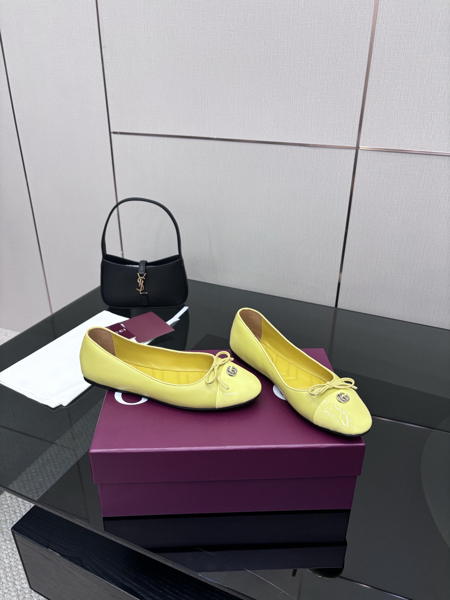 “GUCCI 25-Stamped Ballet Shoes: Features and Materials Overview” - 图片 3