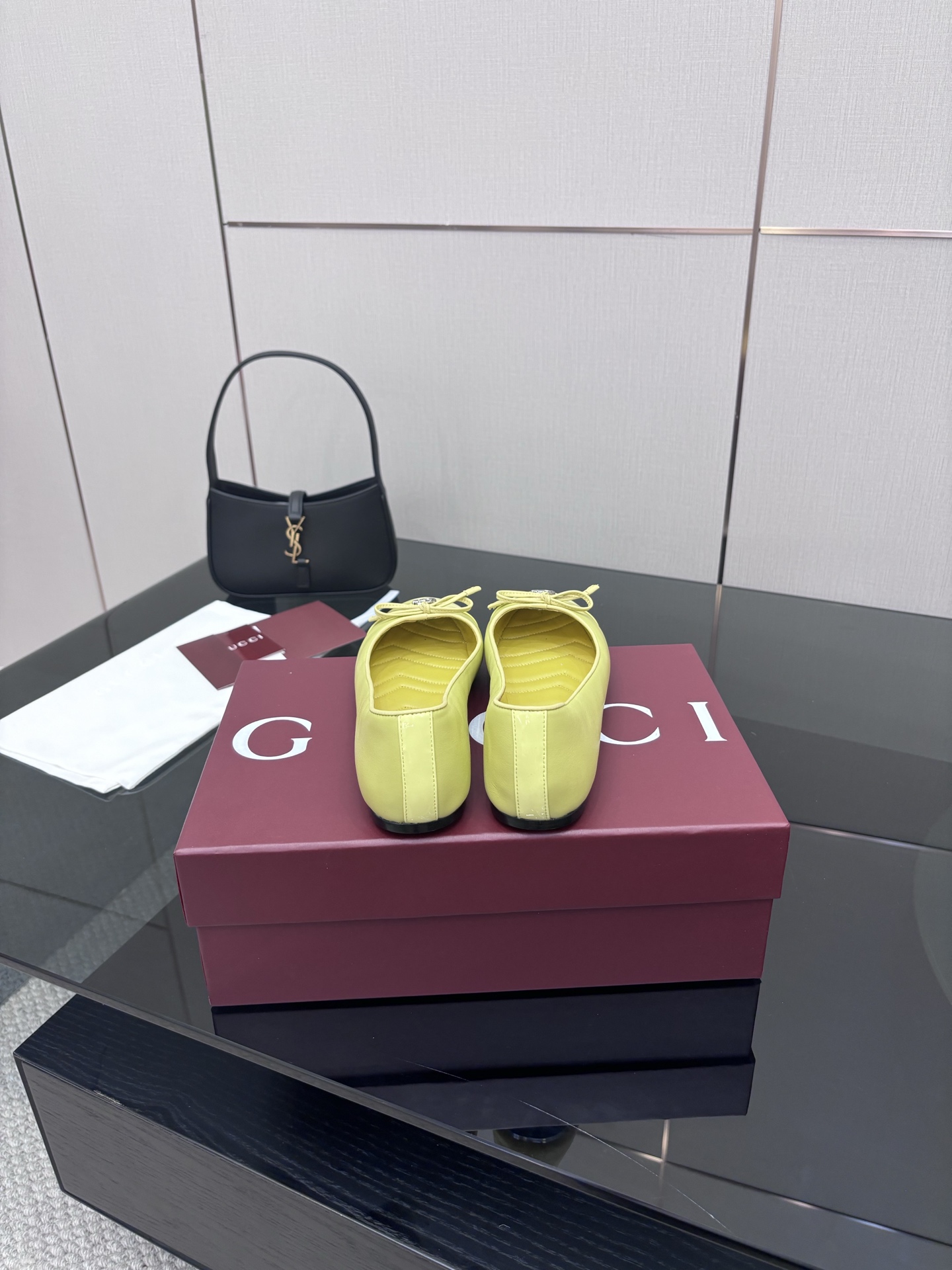 “GUCCI 25-Stamped Ballet Shoes: Features and Materials Overview” - 图片 7
