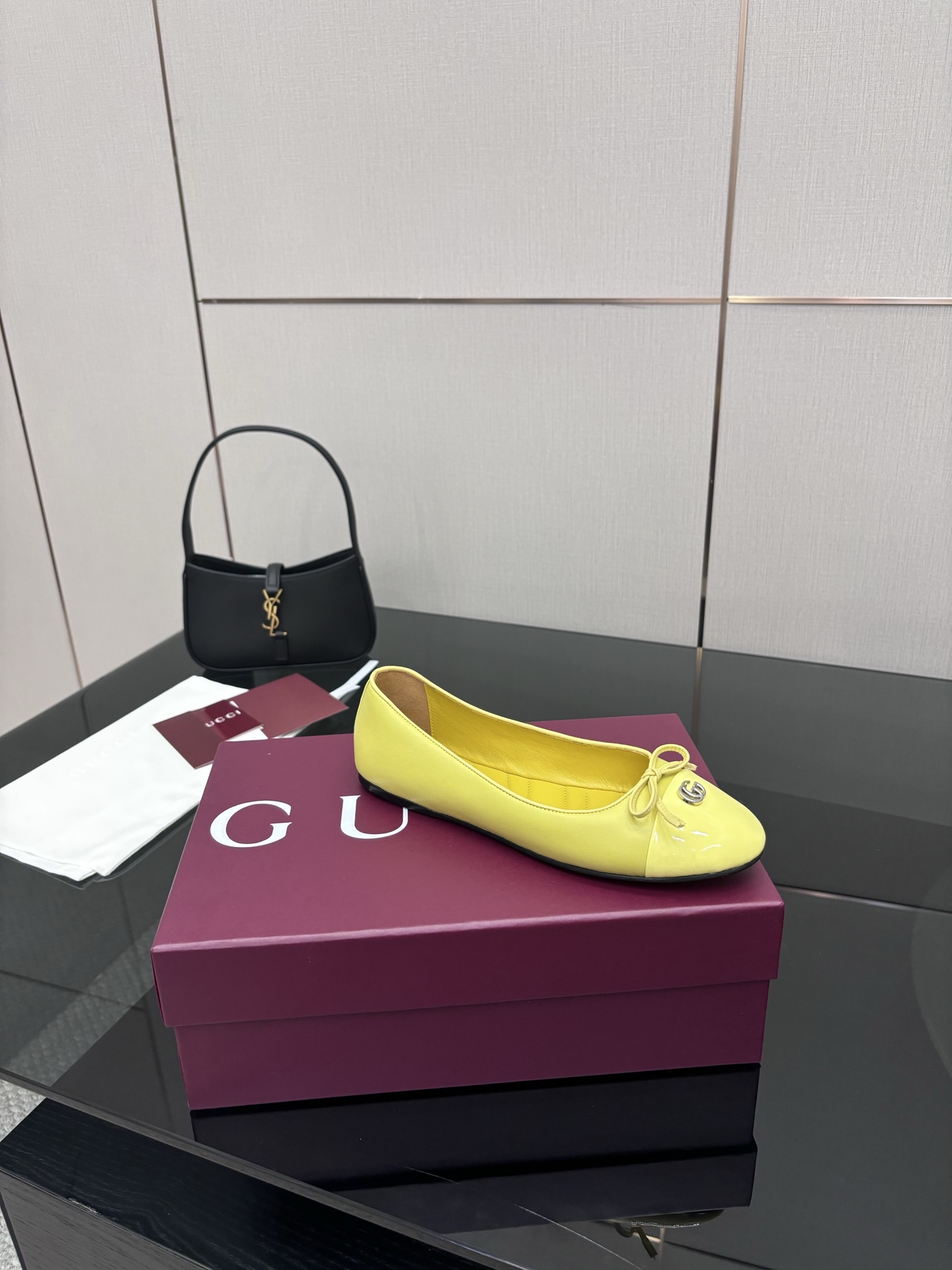 “GUCCI 25-Stamped Ballet Shoes: Features and Materials Overview” - 图片 8