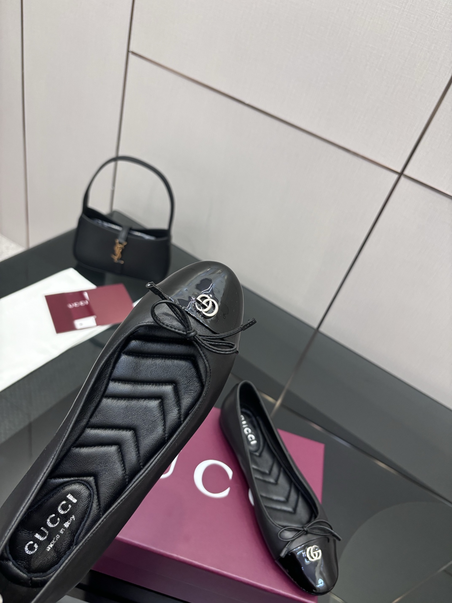 “GUCCI 25-Stamped Ballet Shoes: Custom Design, Premium Materials, and Popular Single Item for Ballerinas” - 图片 9