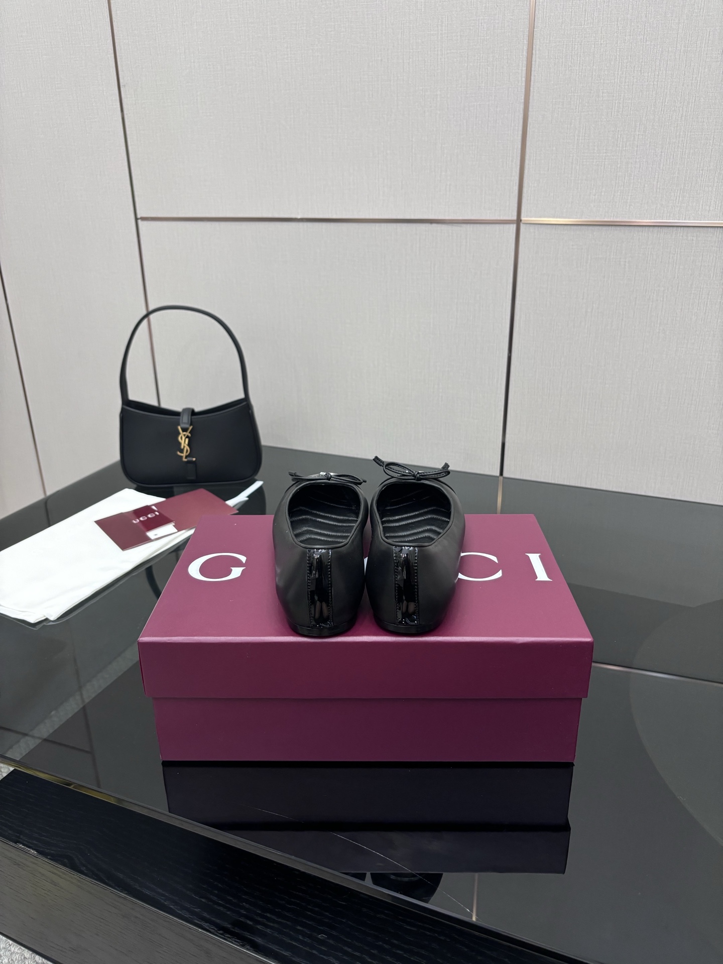 “GUCCI 25-Stamped Ballet Shoes: Custom Design, Premium Materials, and Popular Single Item for Ballerinas” - 图片 8